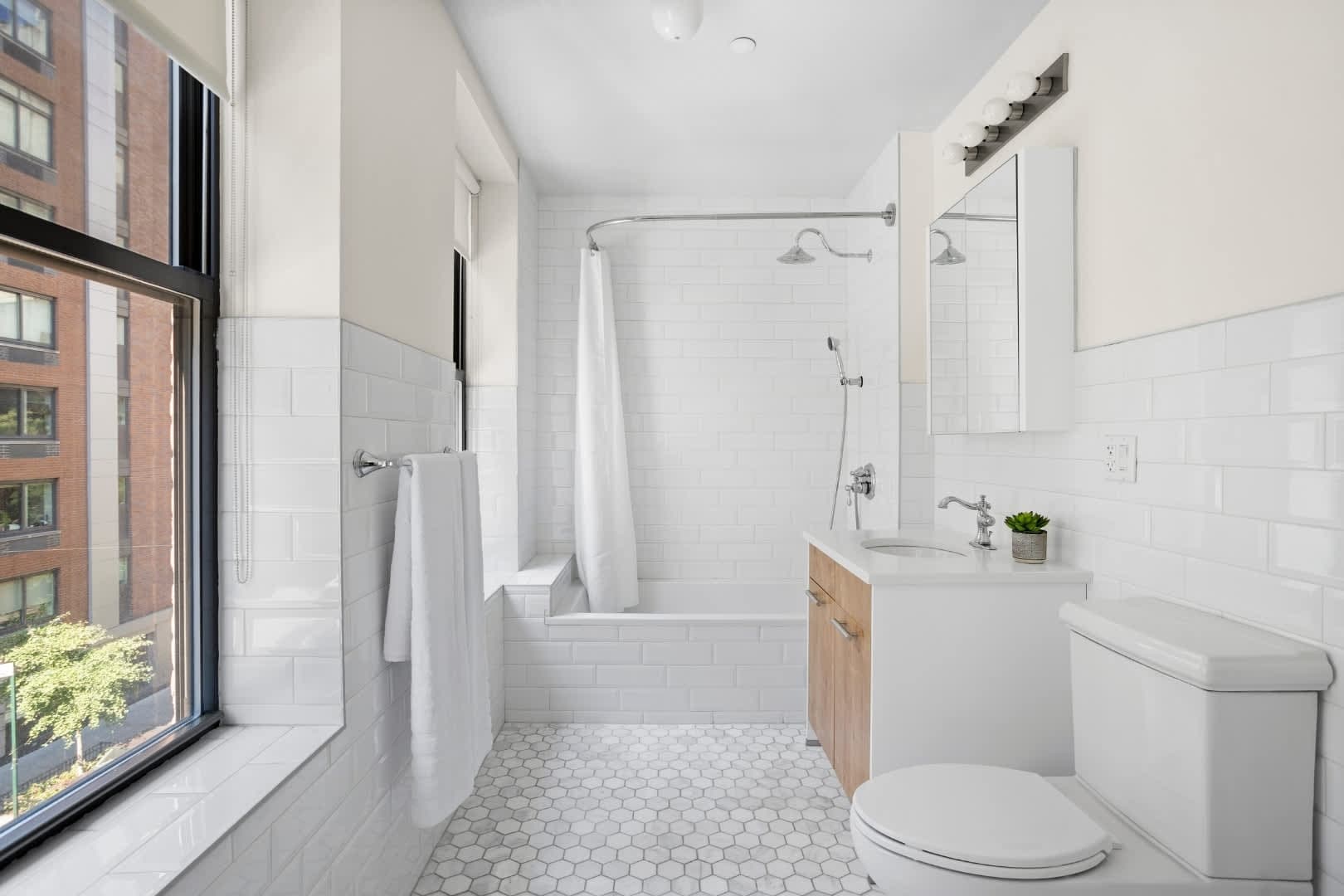 Westlight Place 33 | Hell’s Kitchen | Modern Apartment with Elevator photo 4