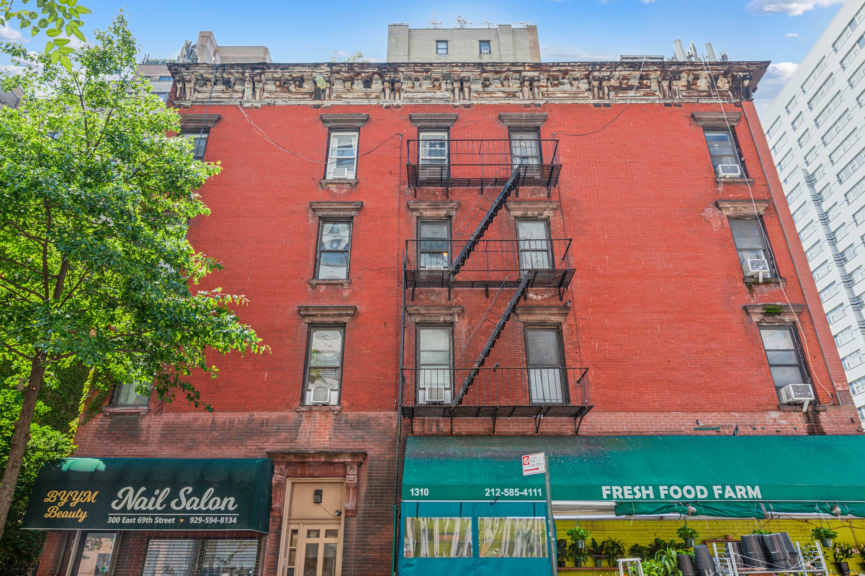 Lenox House I | Lenox Hill | Spacious Apartment photo 13