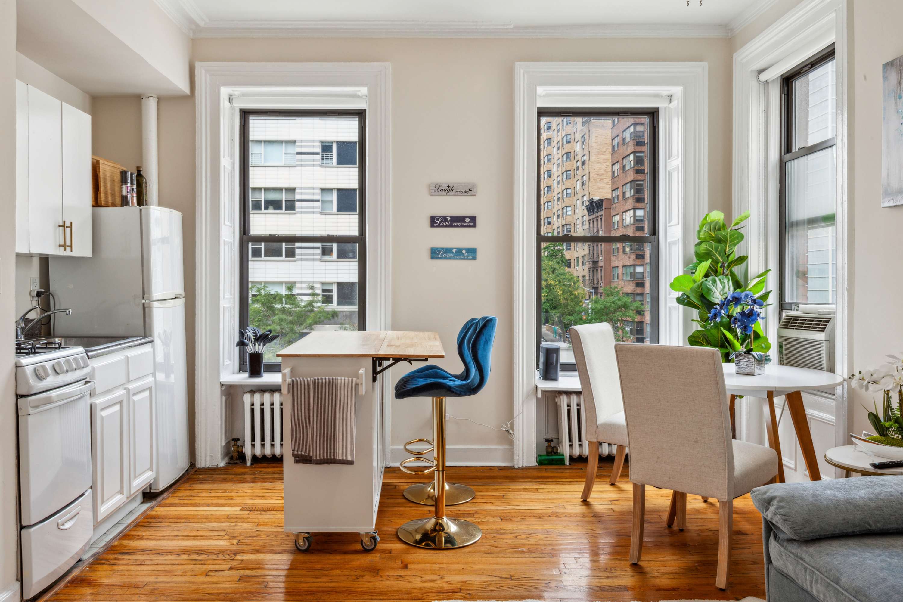 Lenox House II | Lenox Hill | Chic Apartment photo 6