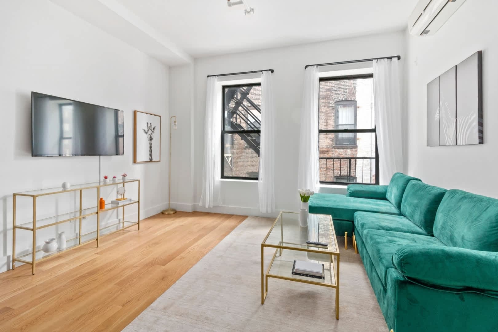 Westlight Place 41 | Hell's Kitchen | Renovated Chic Studio photo 4