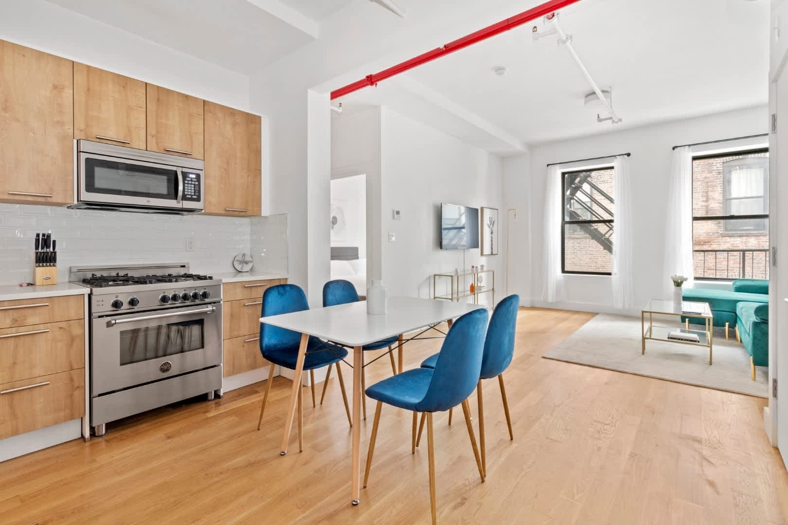 Westlight Place 41 | Hell's Kitchen | Renovated Chic Studio photo 3