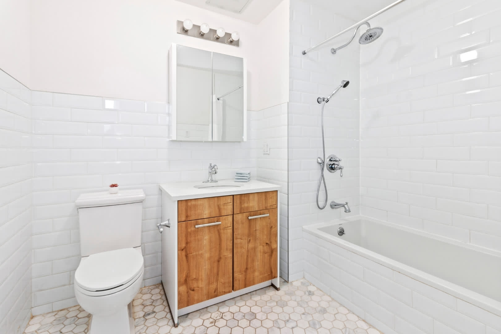Westlight Place 41 | Hell's Kitchen | Renovated Chic Studio photo 8