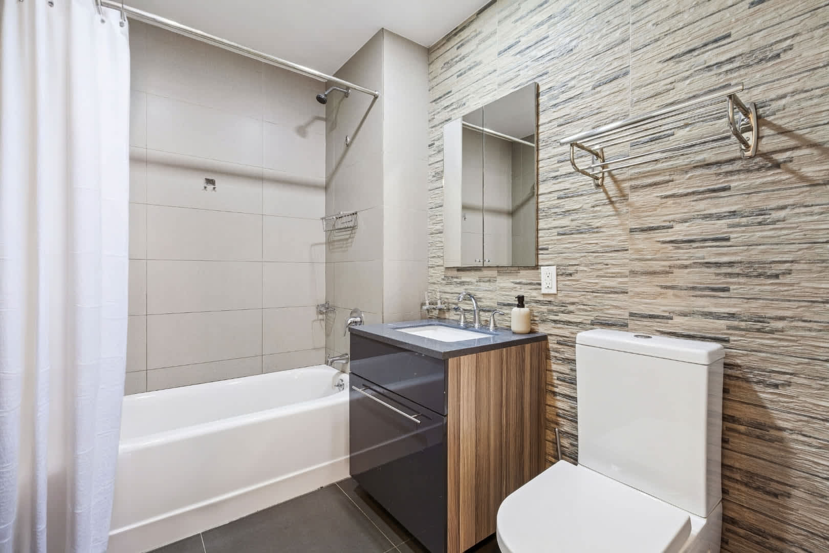 Harlem Crest | East Harlem | Modern Apartment with Elevator photo 11