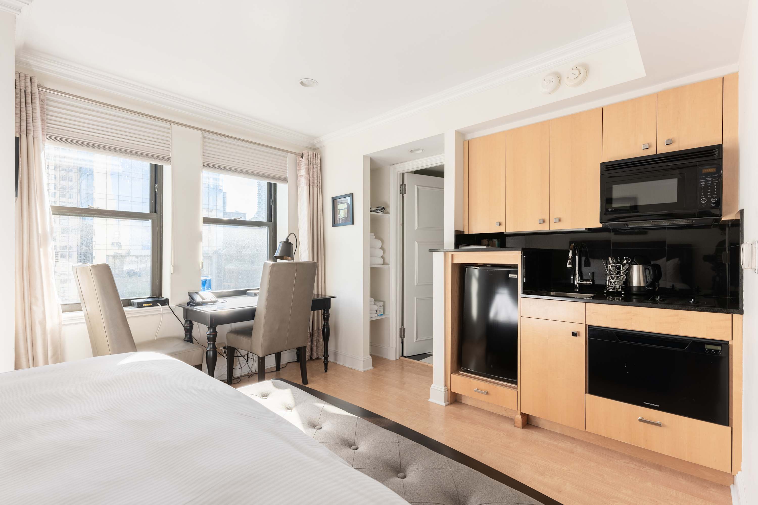 Essex Residence 2914 | Midtown Manhattan | Elegant Studio main photo
