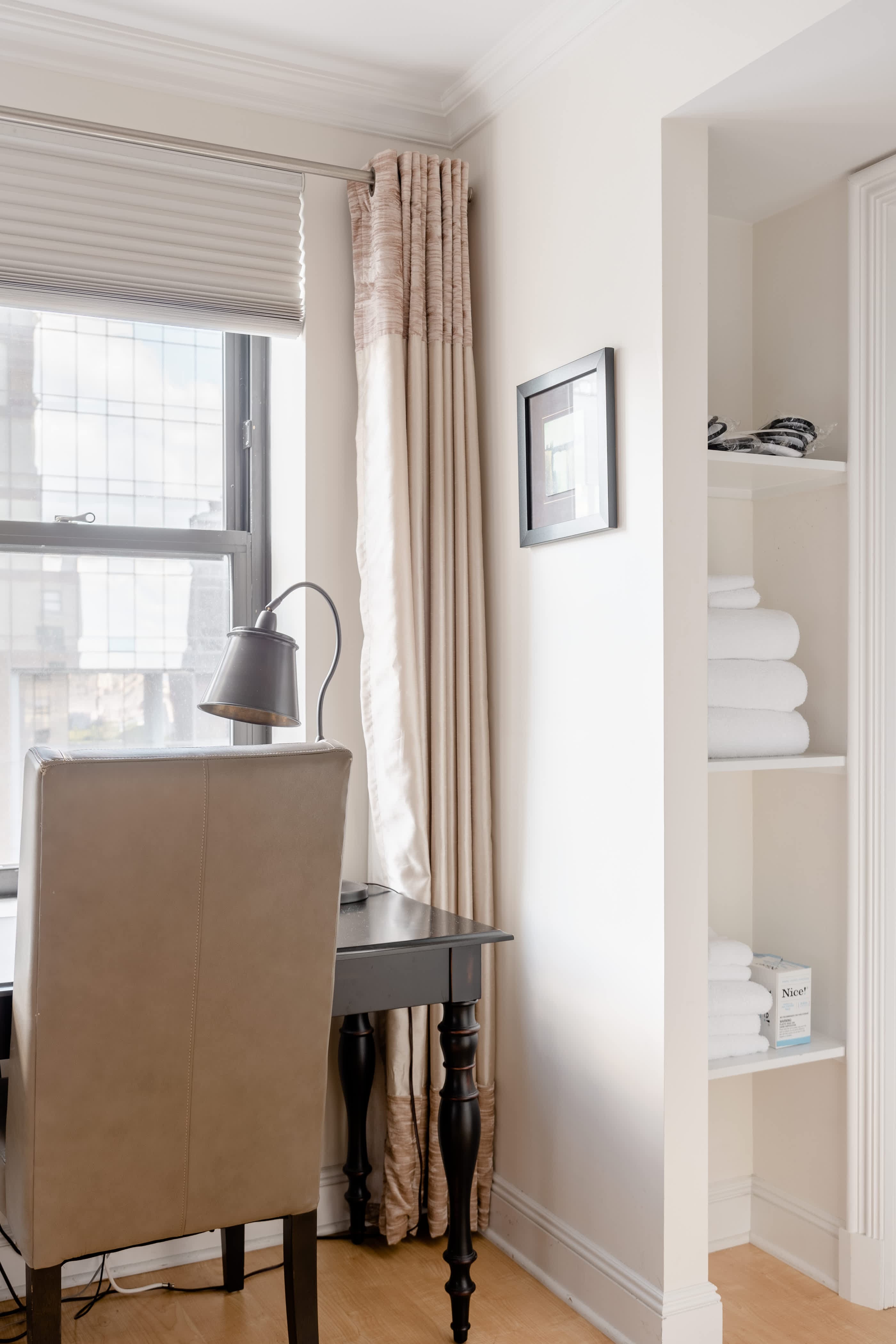 Essex Residence 2914 | Midtown Manhattan | Elegant Studio photo 9