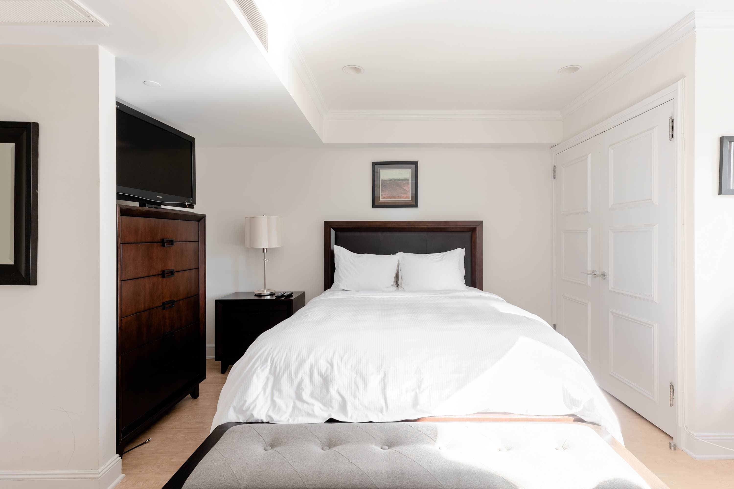Essex Residence 2914 | Midtown Manhattan | Elegant Studio photo 2