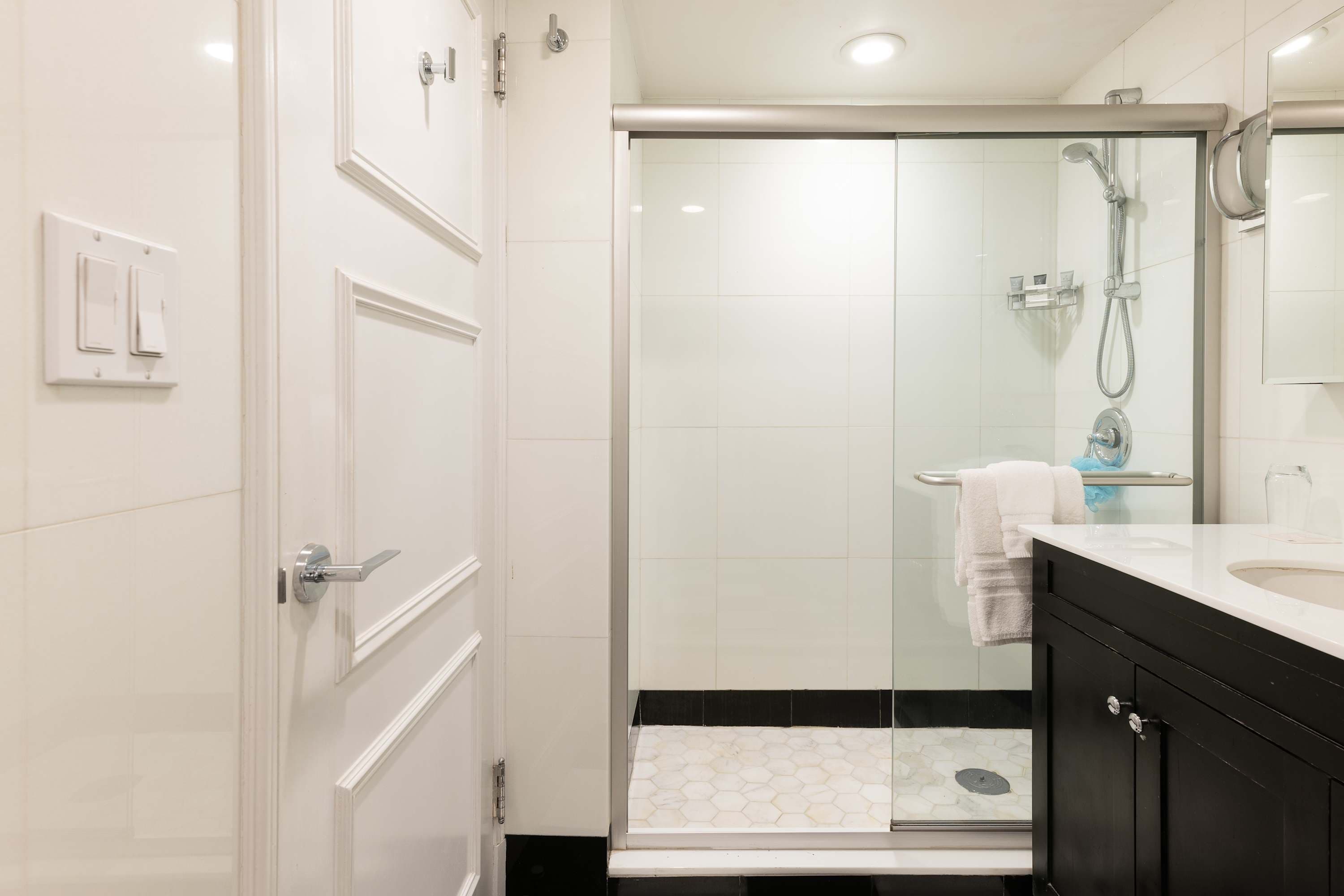 Essex Residence 2914 | Midtown Manhattan | Elegant Studio photo 11