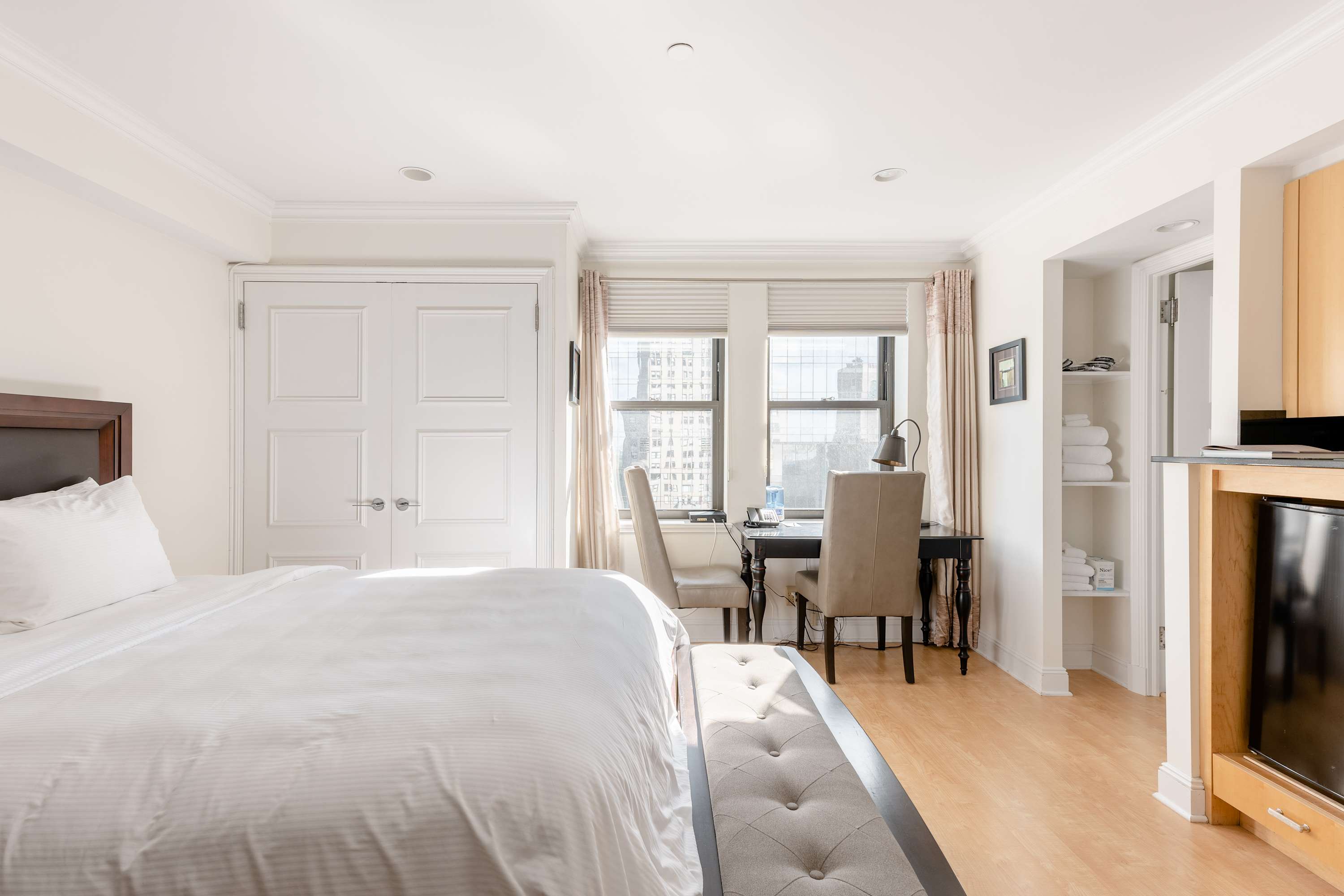 Essex Residence 2914 | Midtown Manhattan | Elegant Studio photo 4