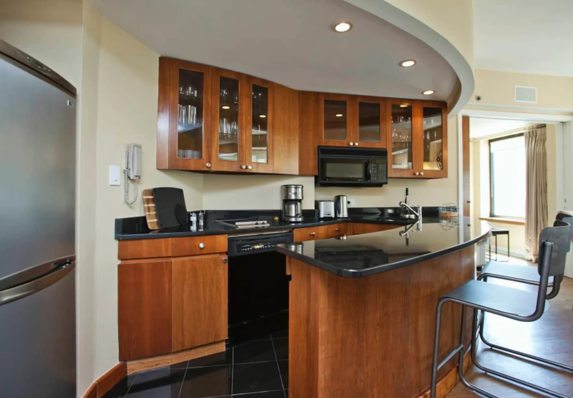 Essex Residence 2911 | Midtown Manhattan | Modern Residence with Gym photo 4