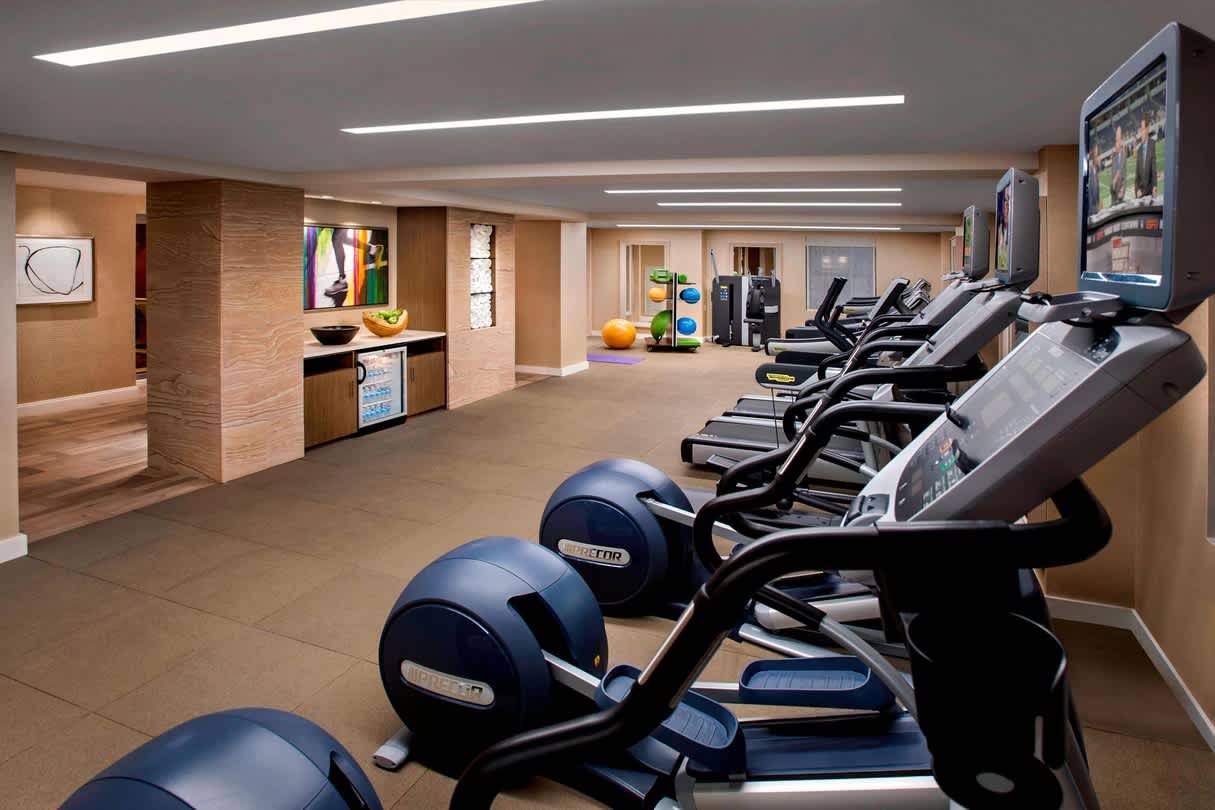 Essex Residence 2911 | Midtown Manhattan | Modern Residence with Gym photo 8