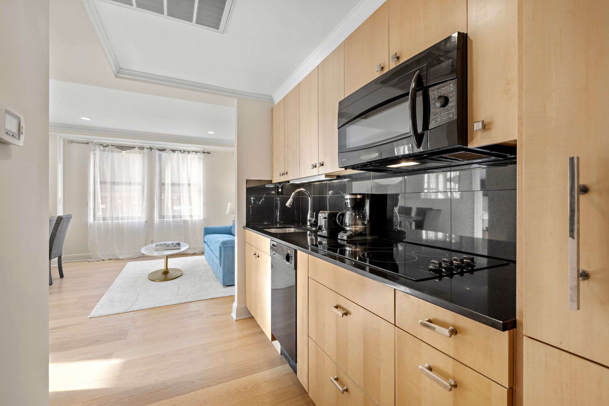 Essex Residence 2908 | Midtown Manhattan | Modern Residence with Gym photo 4