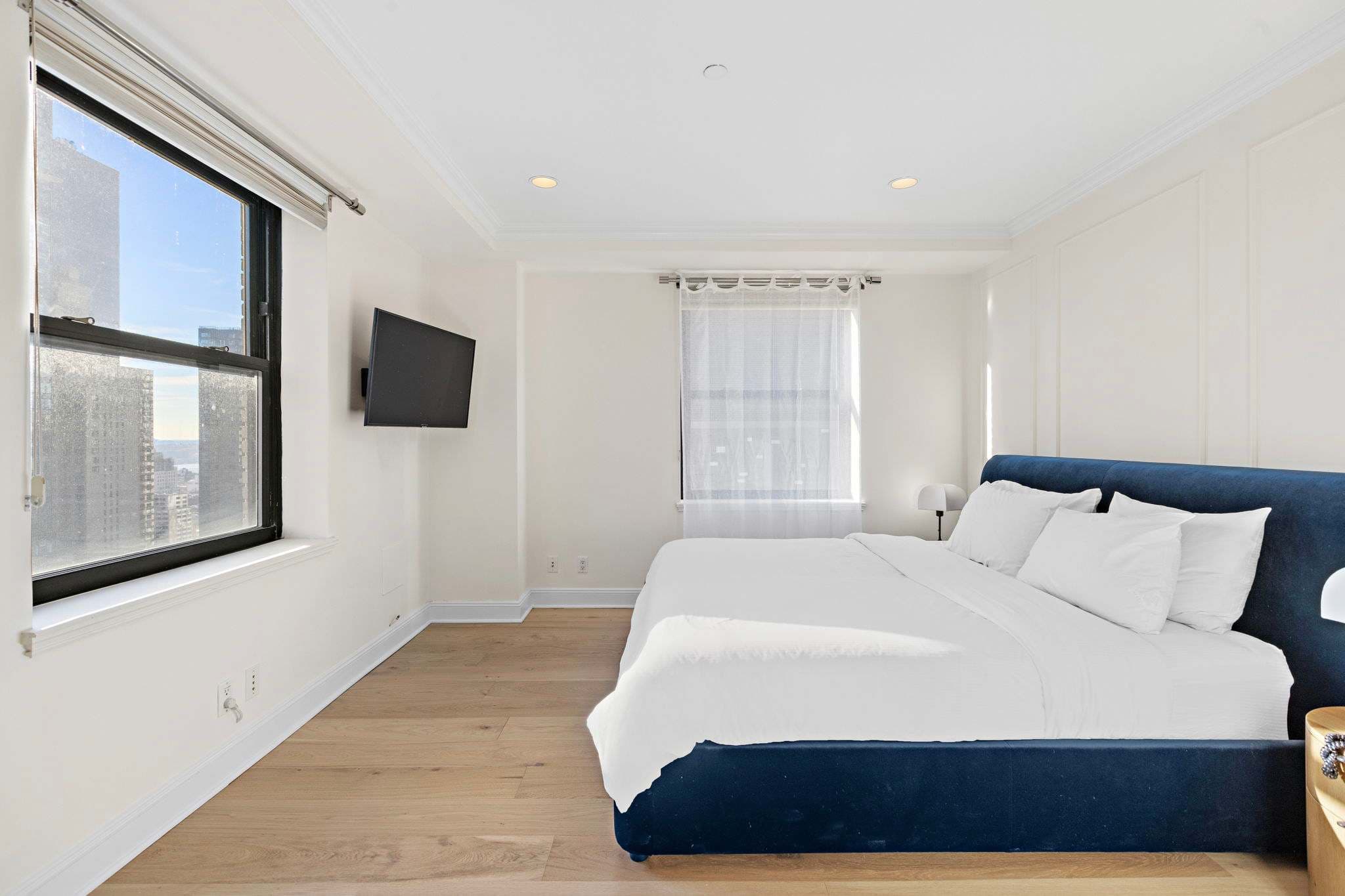 Essex Residence 2908 | Midtown Manhattan | Modern Residence with Gym photo 12