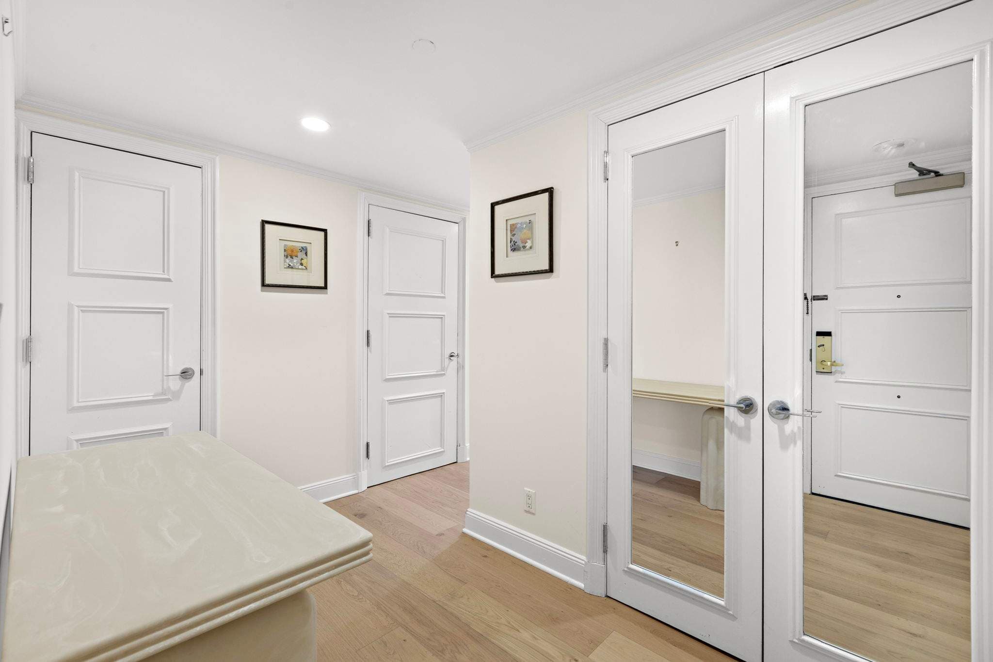 Essex Residence 2908 | Midtown Manhattan | Modern Residence with Gym photo 16