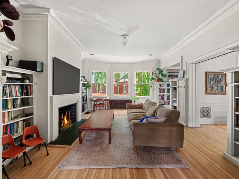 Marlborough Home | Flatbush | Grand Tudor Estate w/ Yard photo 12