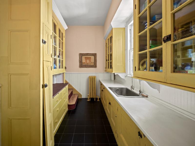 Marlborough Home | Flatbush | Grand Tudor Estate w/ Yard photo 26