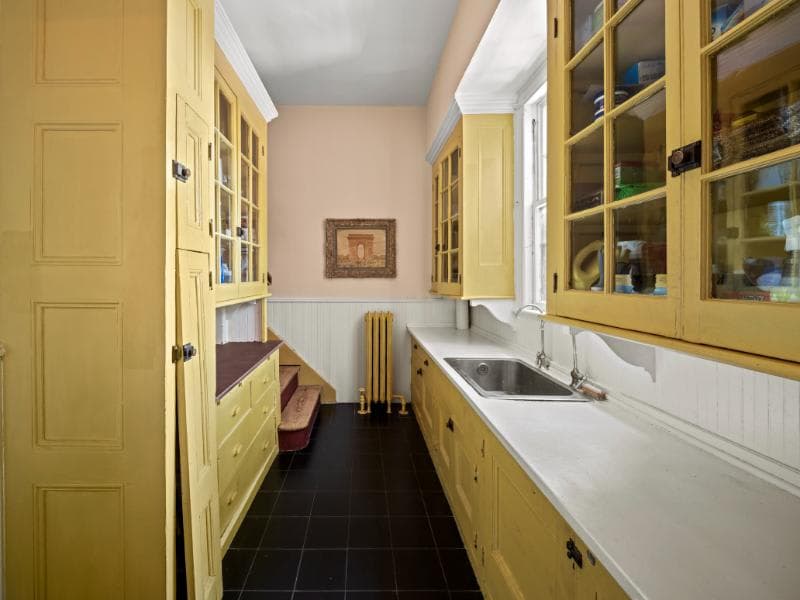 Marlborough Home | Flatbush | Grand Tudor Estate w/ Yard photo 26