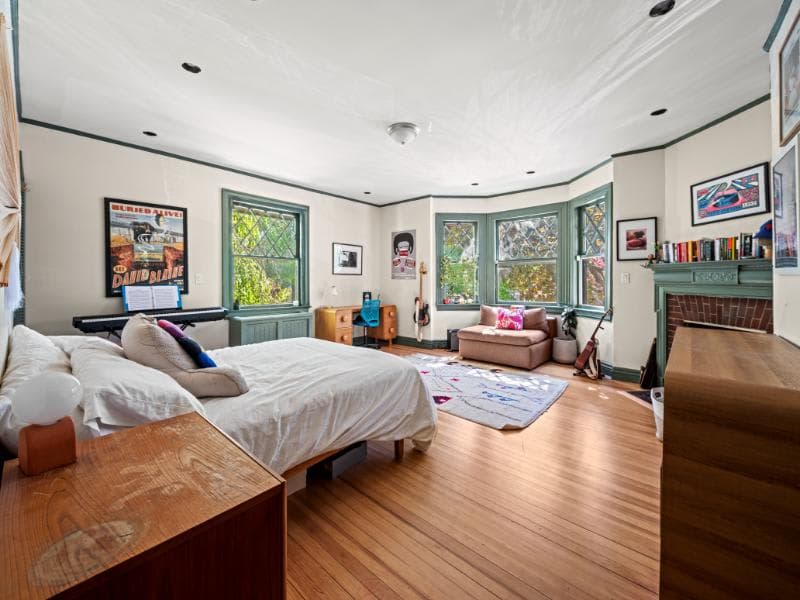 Marlborough Home | Flatbush | Grand Tudor Estate w/ Yard photo 44