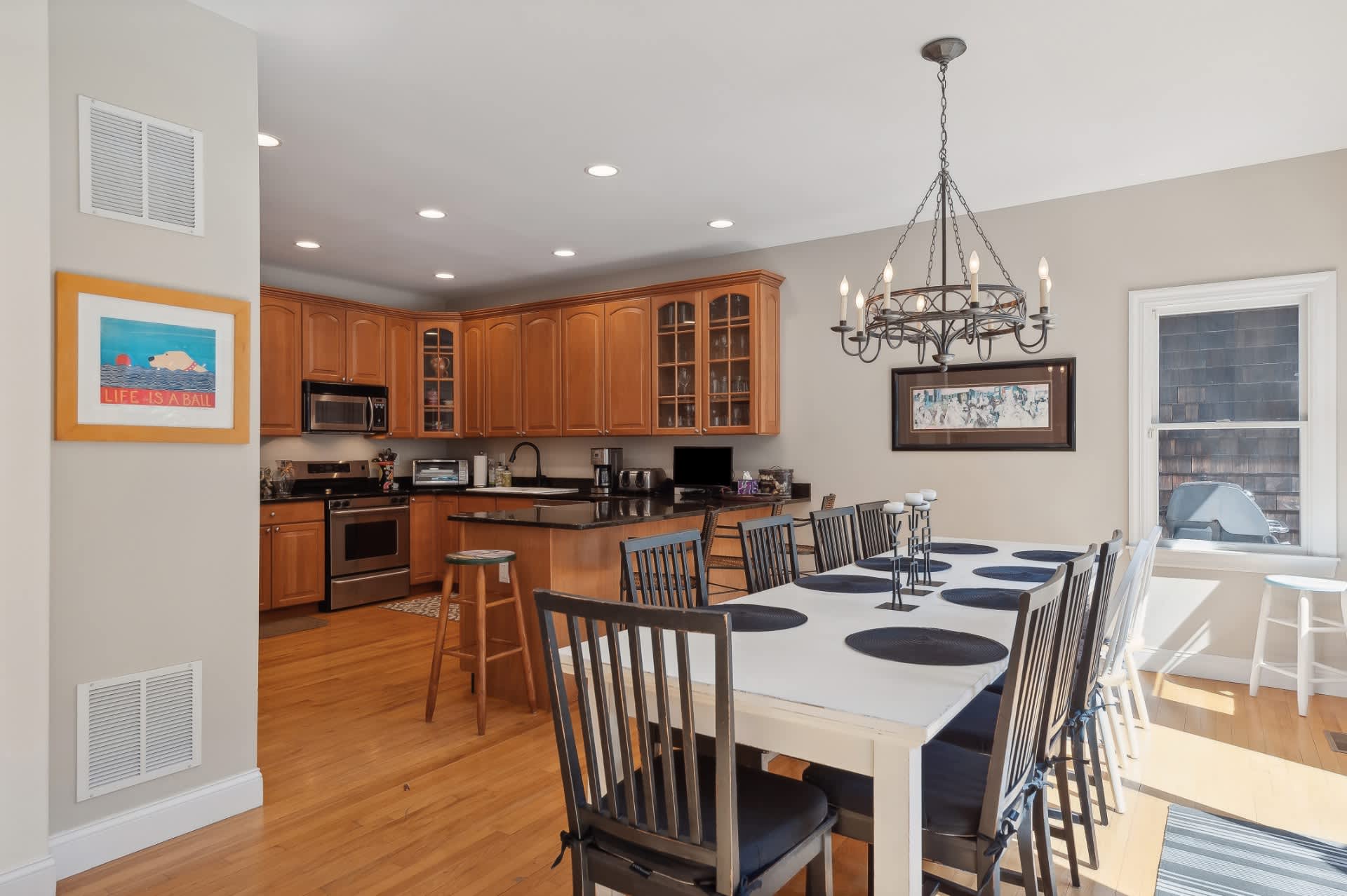 Abrahams Grove | East Hampton Springs | Private Retreat with Heated Pool photo 5