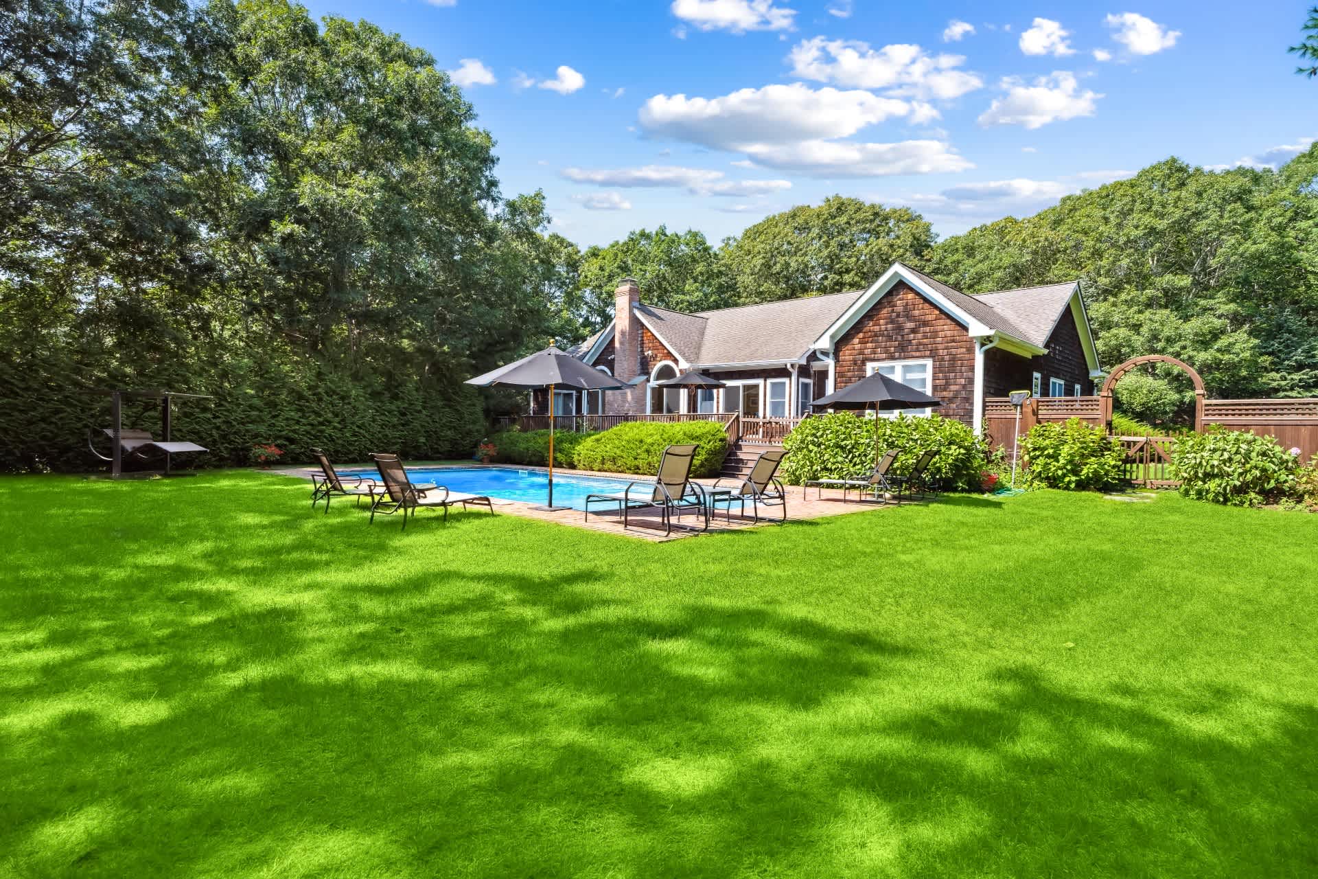 Abrahams Grove | East Hampton Springs | Private Retreat with Heated Pool photo 25
