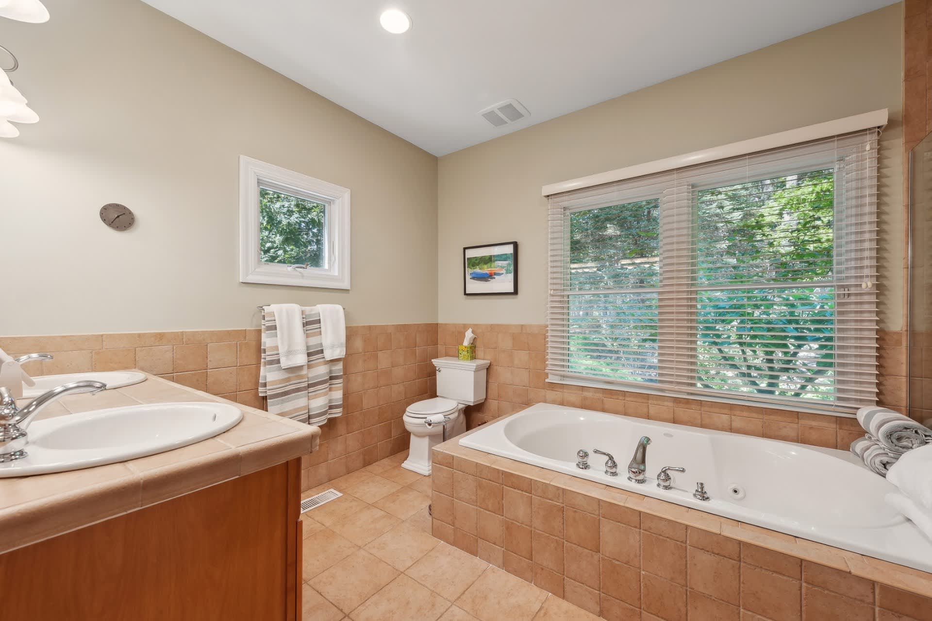 Abrahams Grove | East Hampton Springs | Private Retreat with Heated Pool photo 10