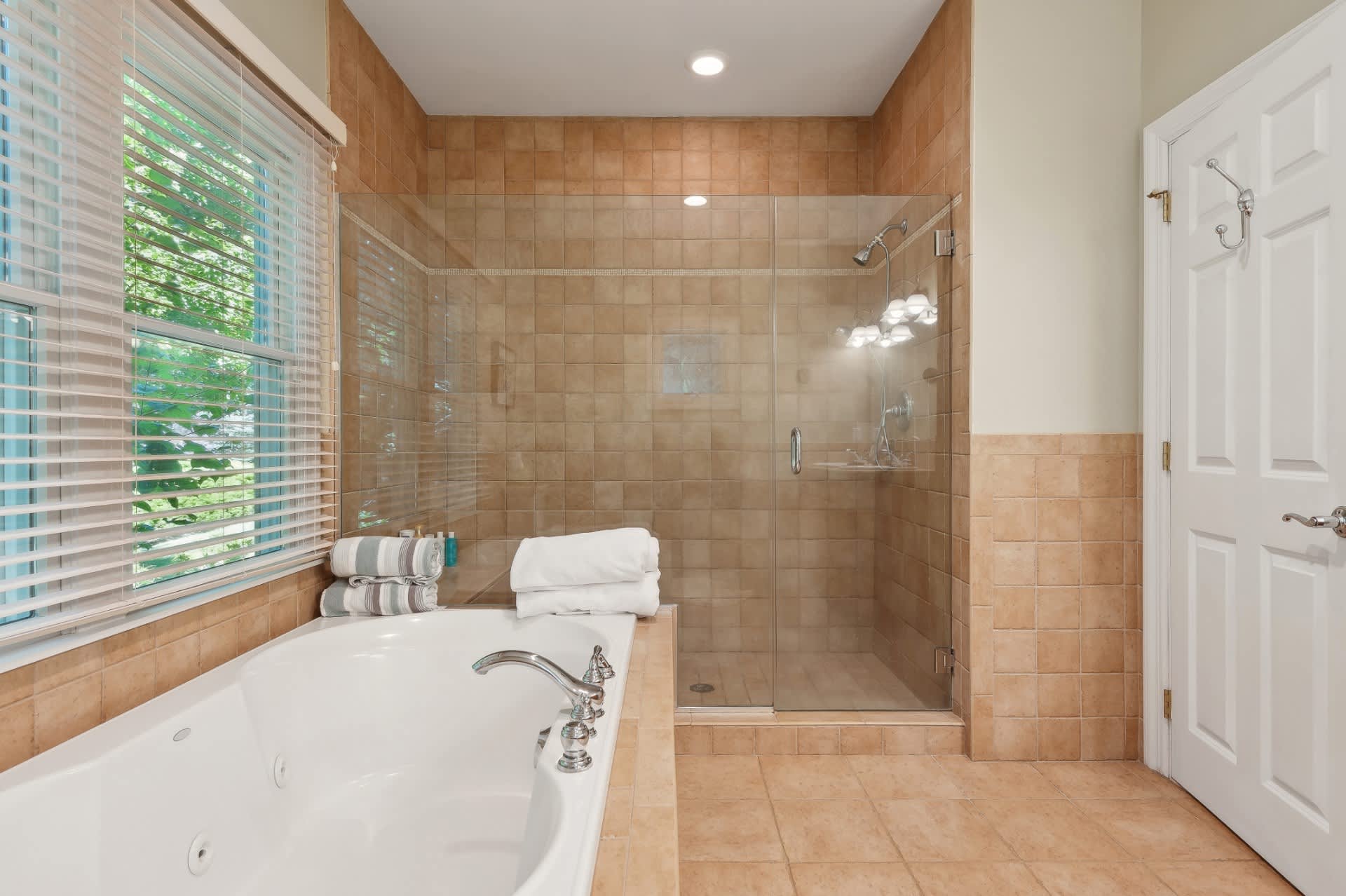 Abrahams Grove | East Hampton Springs | Private Retreat with Heated Pool photo 11