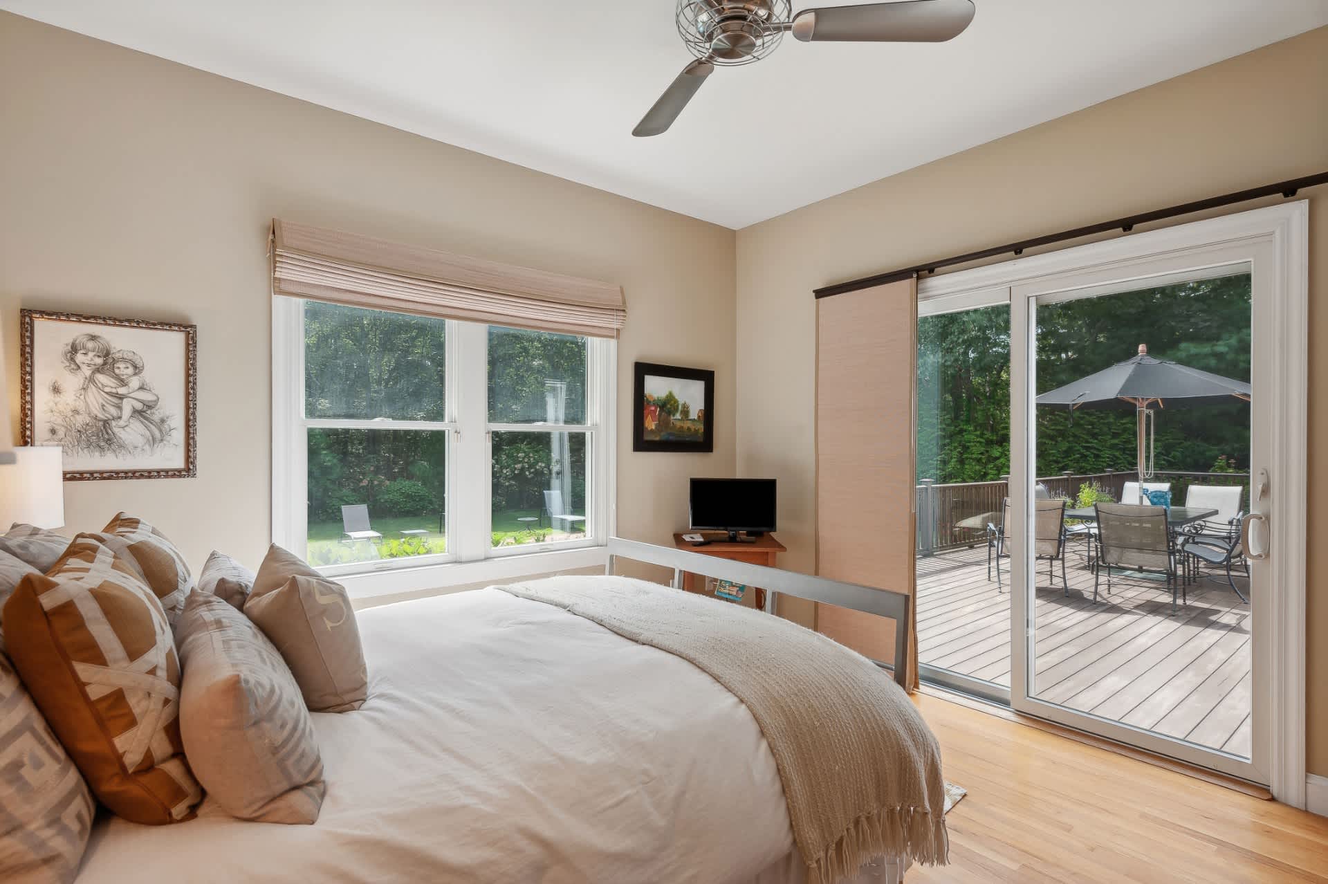 Abrahams Grove | East Hampton Springs | Private Retreat with Heated Pool photo 13