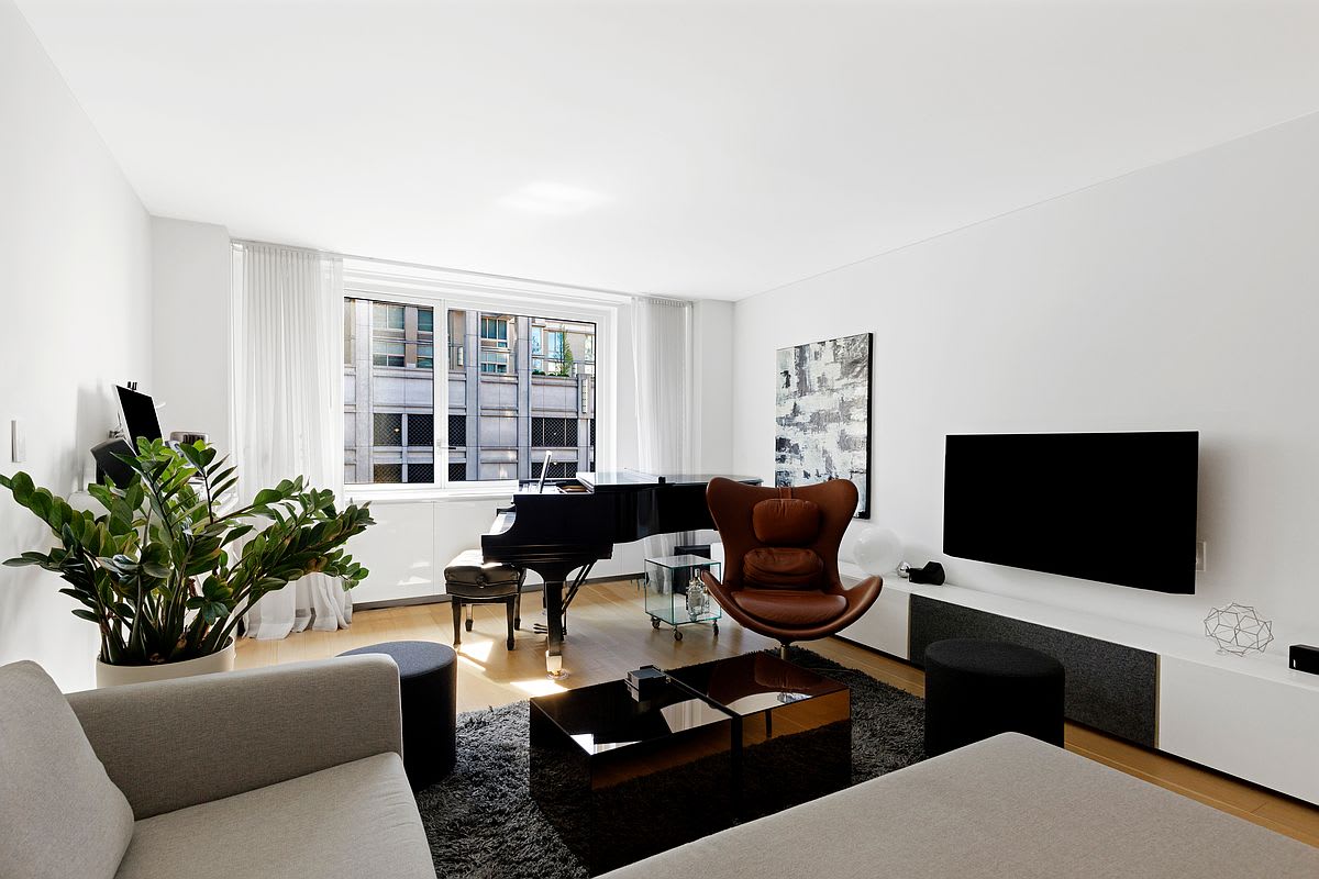 Starrett Place | Hell's Kitchen | Luxe Residence w/ Grand Piano photo 2