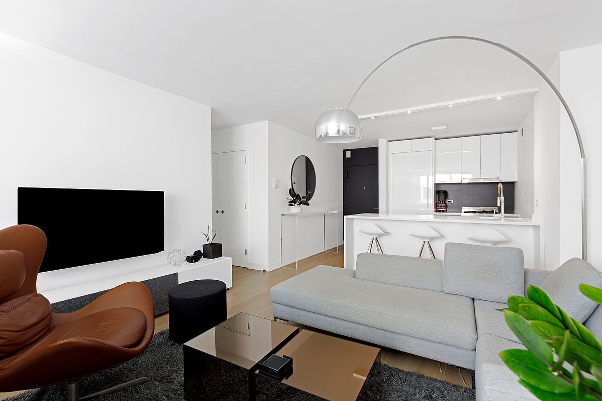 Starrett Place | Hell's Kitchen | Luxe Residence w/ Grand Piano photo 4