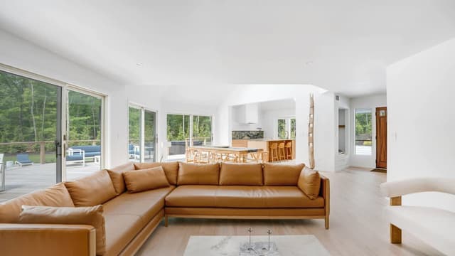 Image of Living space #3