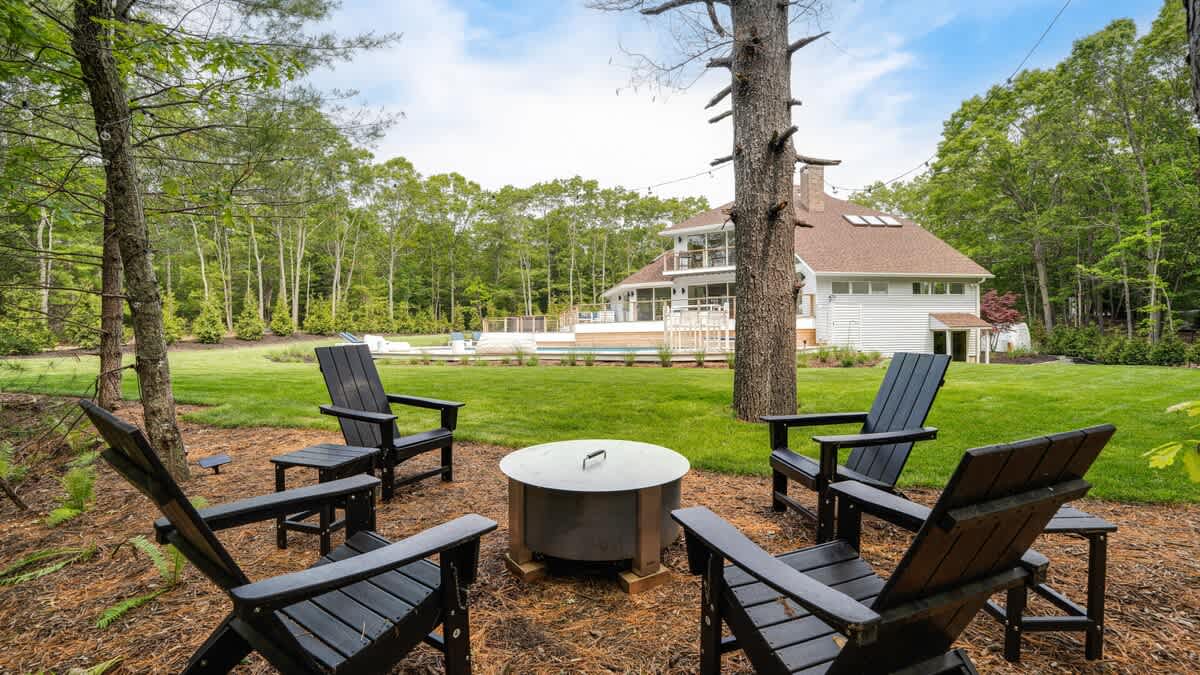 Forestlight | East Hampton | Modern Retreat with Pool & Sauna photo 39