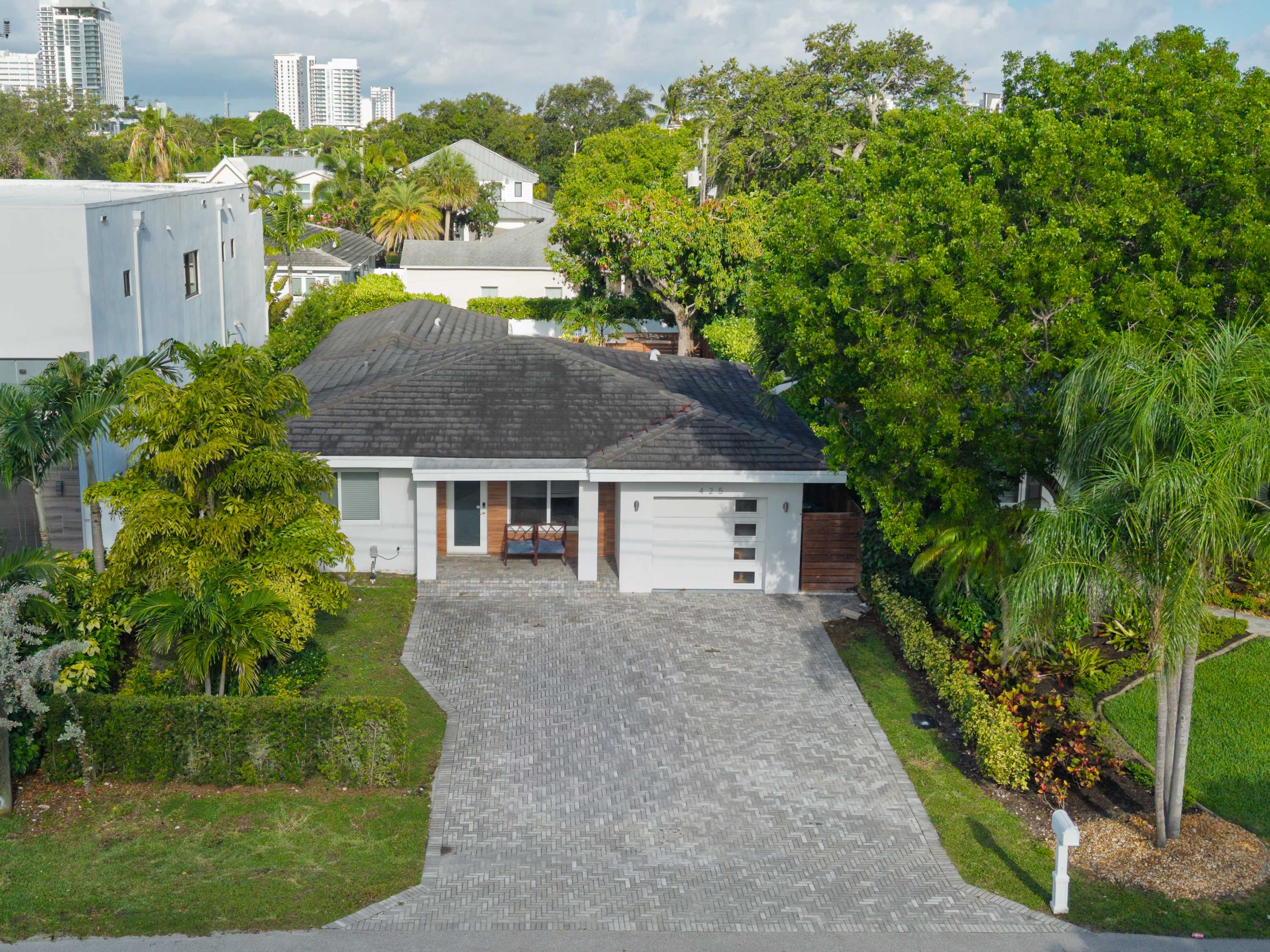 Olas Villa | Ft. Lauderdale | Home w/ BBQ Grill & Heated Pool photo 14