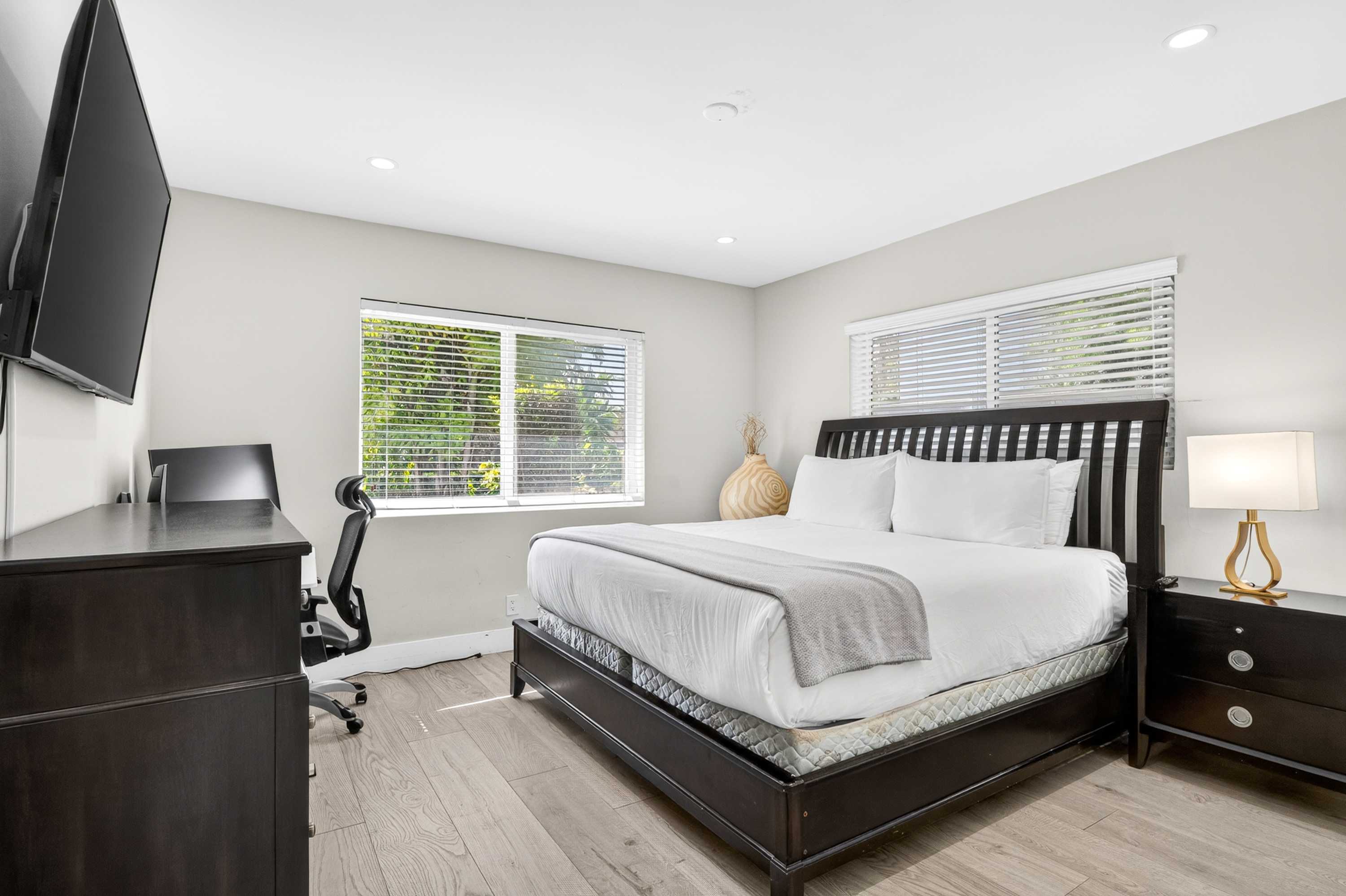 Olas Villa | Ft. Lauderdale | Home w/ BBQ Grill & Heated Pool photo 22