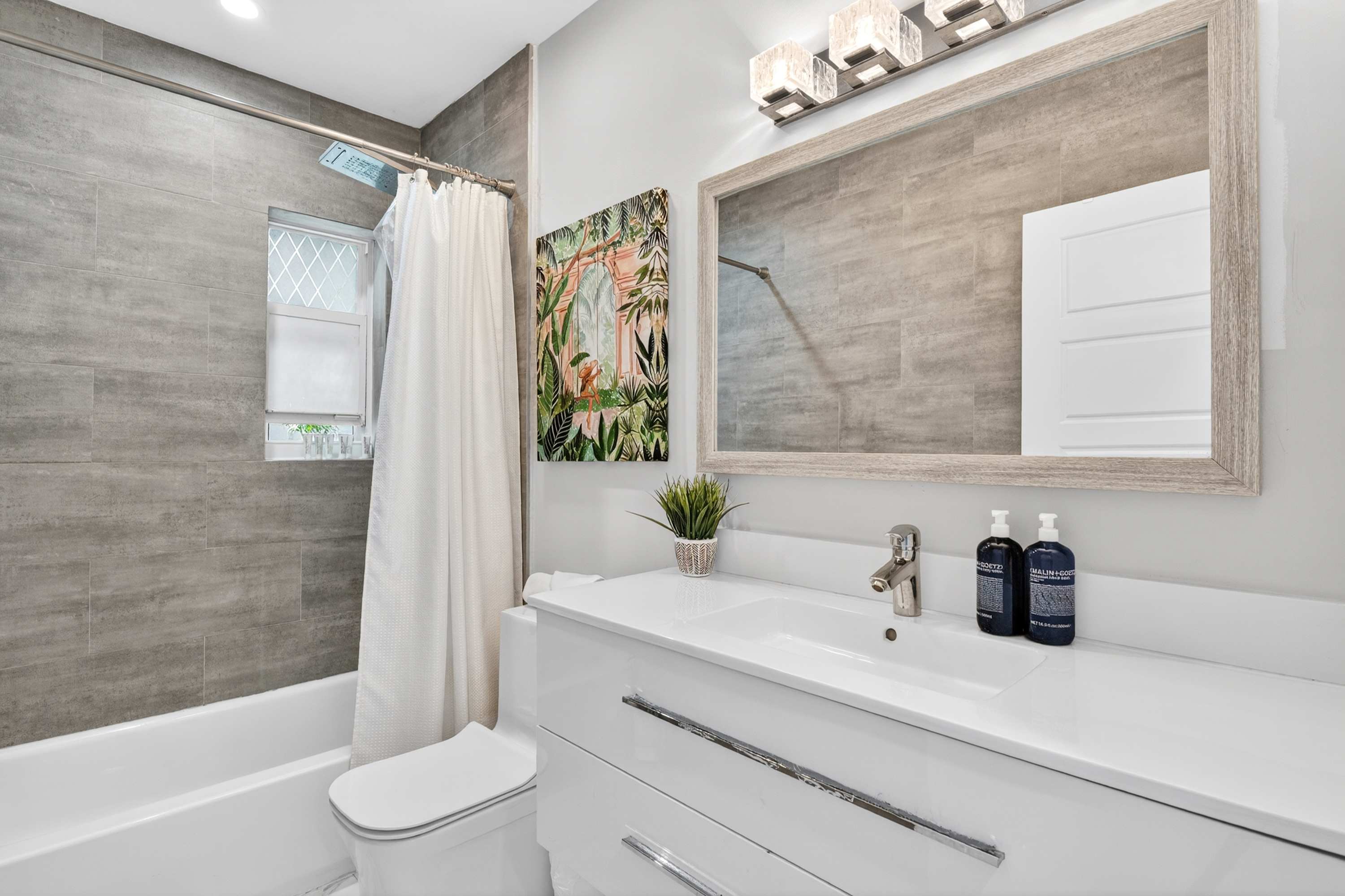 Olas Villa | Ft. Lauderdale | Home w/ BBQ Grill & Heated Pool photo 32