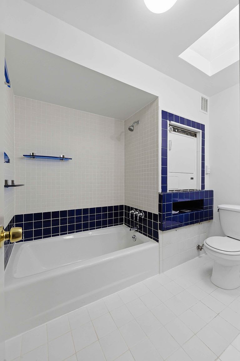 Chelsea Canvas IV | West Village | Skylit Full-Floor Loft photo 13