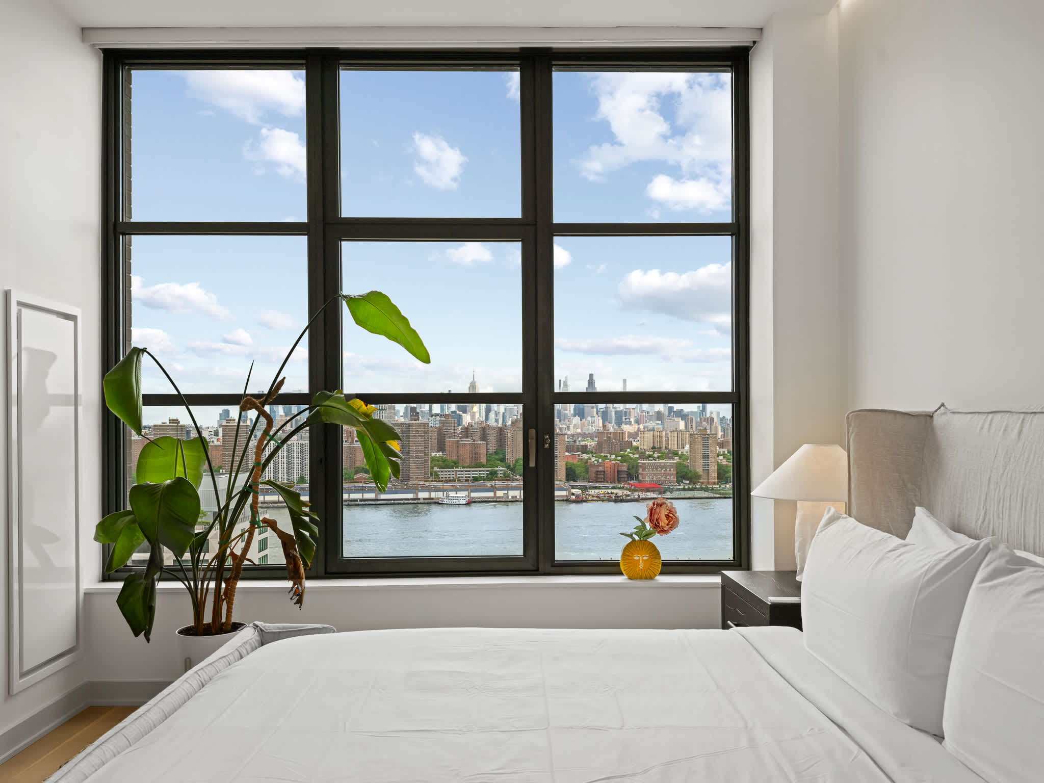 York Heights | Dumbo | Designer Apartment with Shared Pool & City Views photo 17