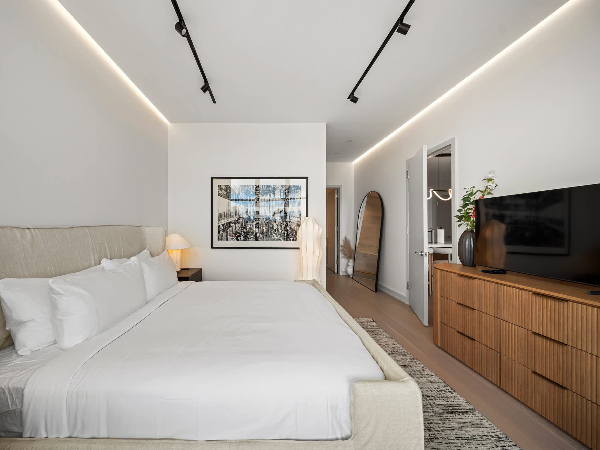 York Heights | Dumbo | Designer Apartment with Shared Pool & City Views photo 16