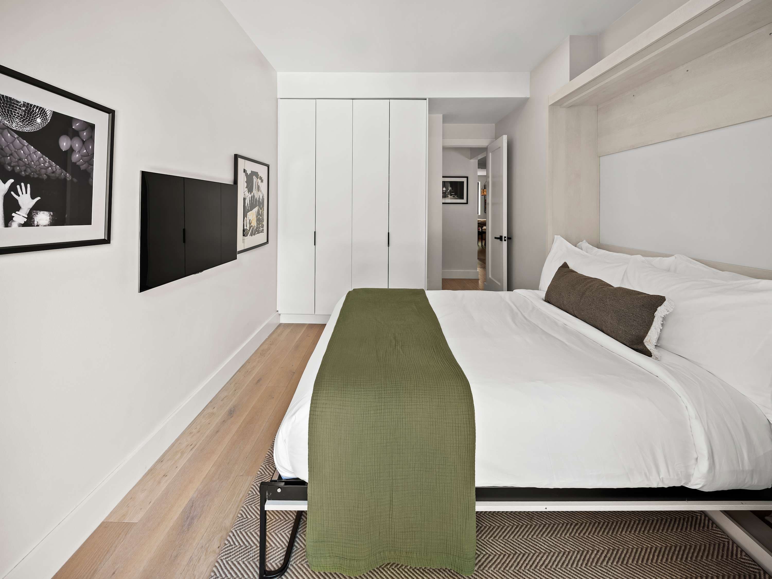 Ashford Place | Cobble Hill | Luxe Condo w/ Private Garden photo 20