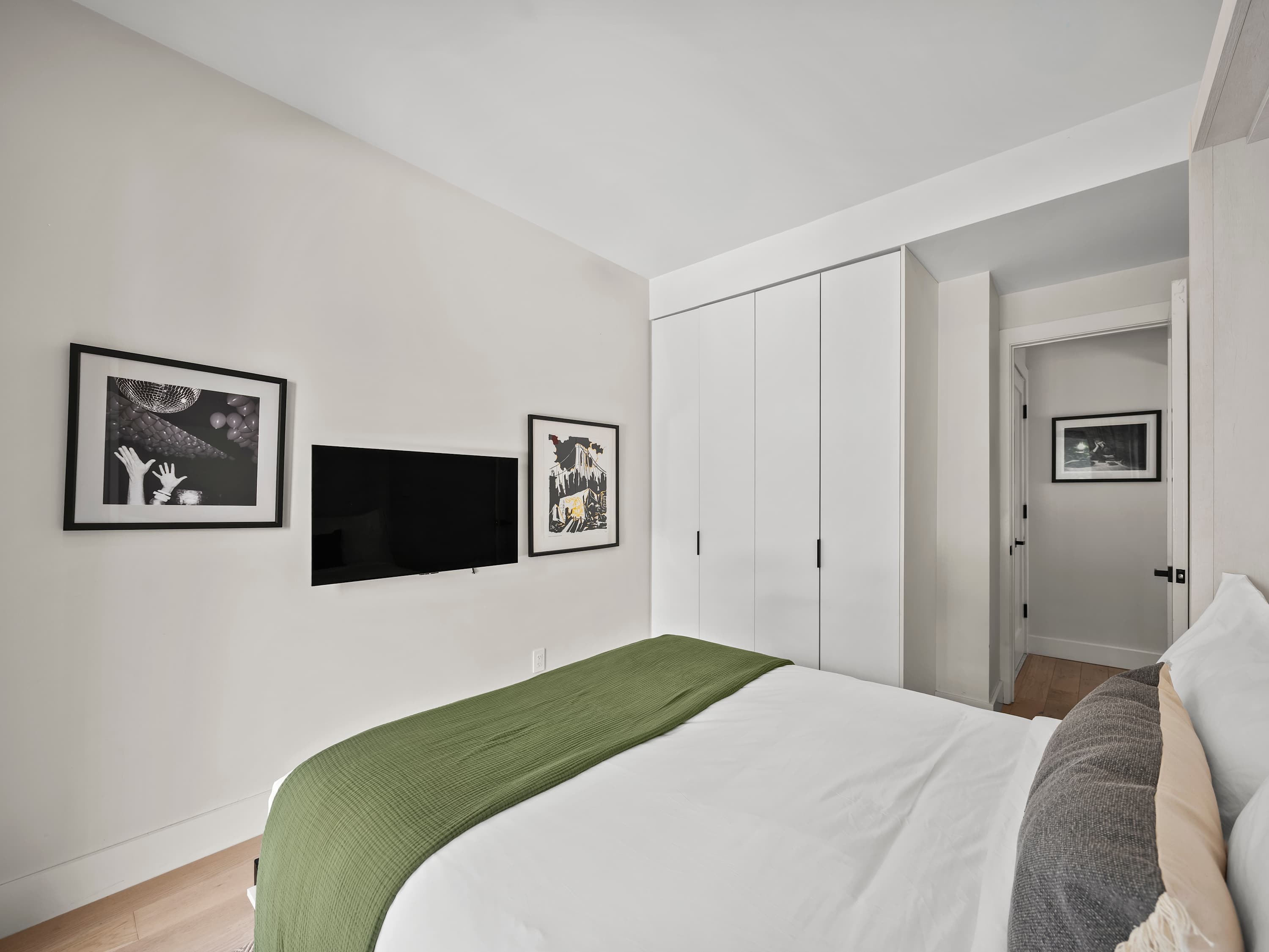 Ashford Place | Cobble Hill | Luxe Condo w/ Private Garden photo 17