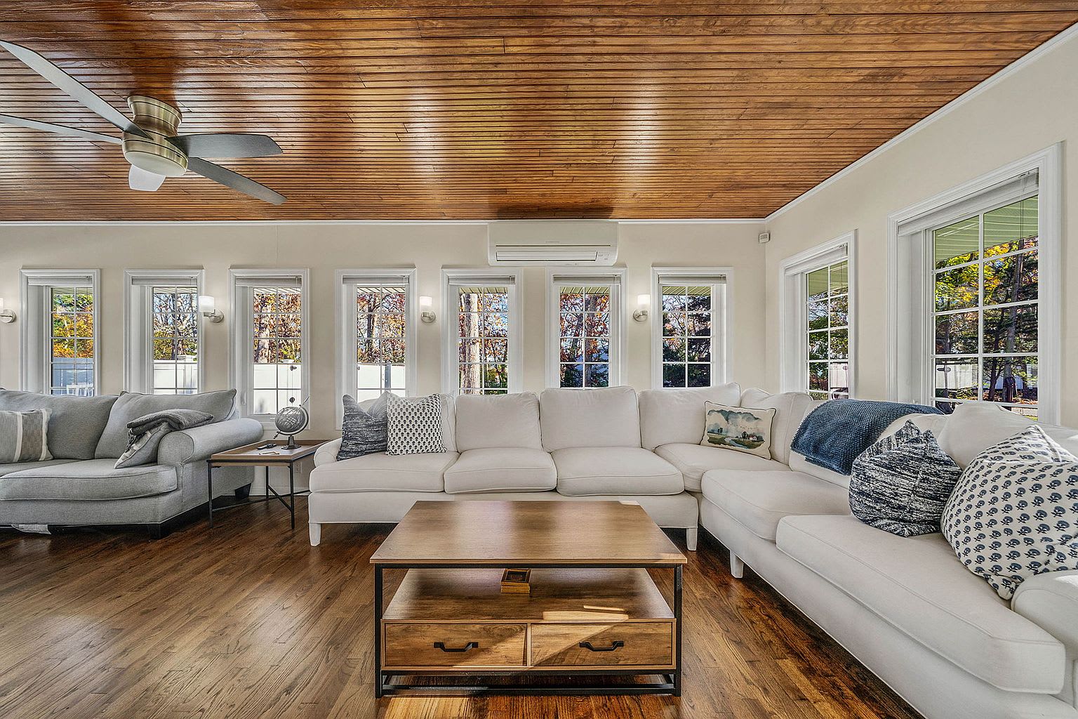 Rolling Hill Pointe | Hampton Bays | Opulent Ranch with Private Pool photo 6