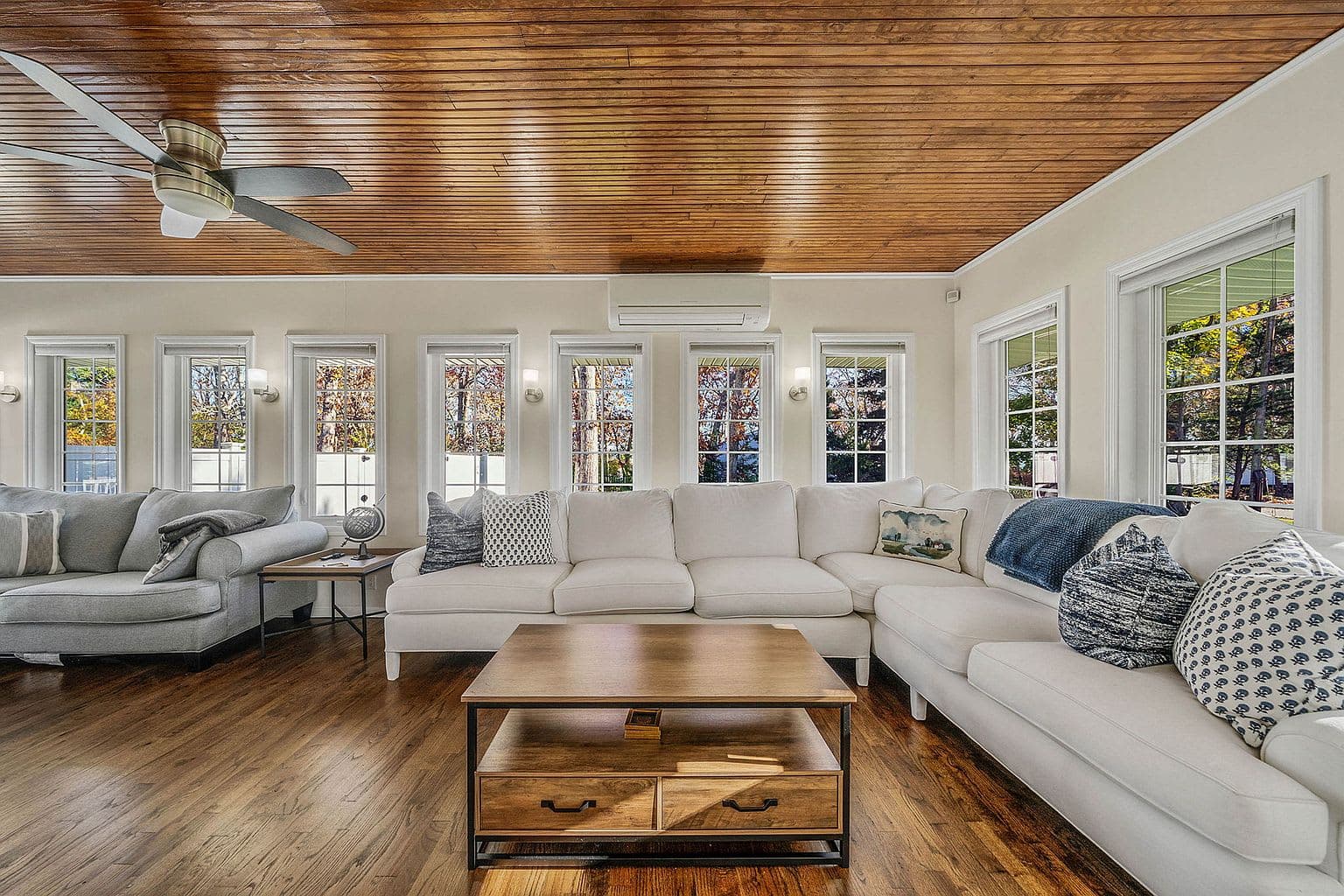 Rolling Hill Pointe | Hampton Bays | Opulent Ranch with Private Pool photo 6