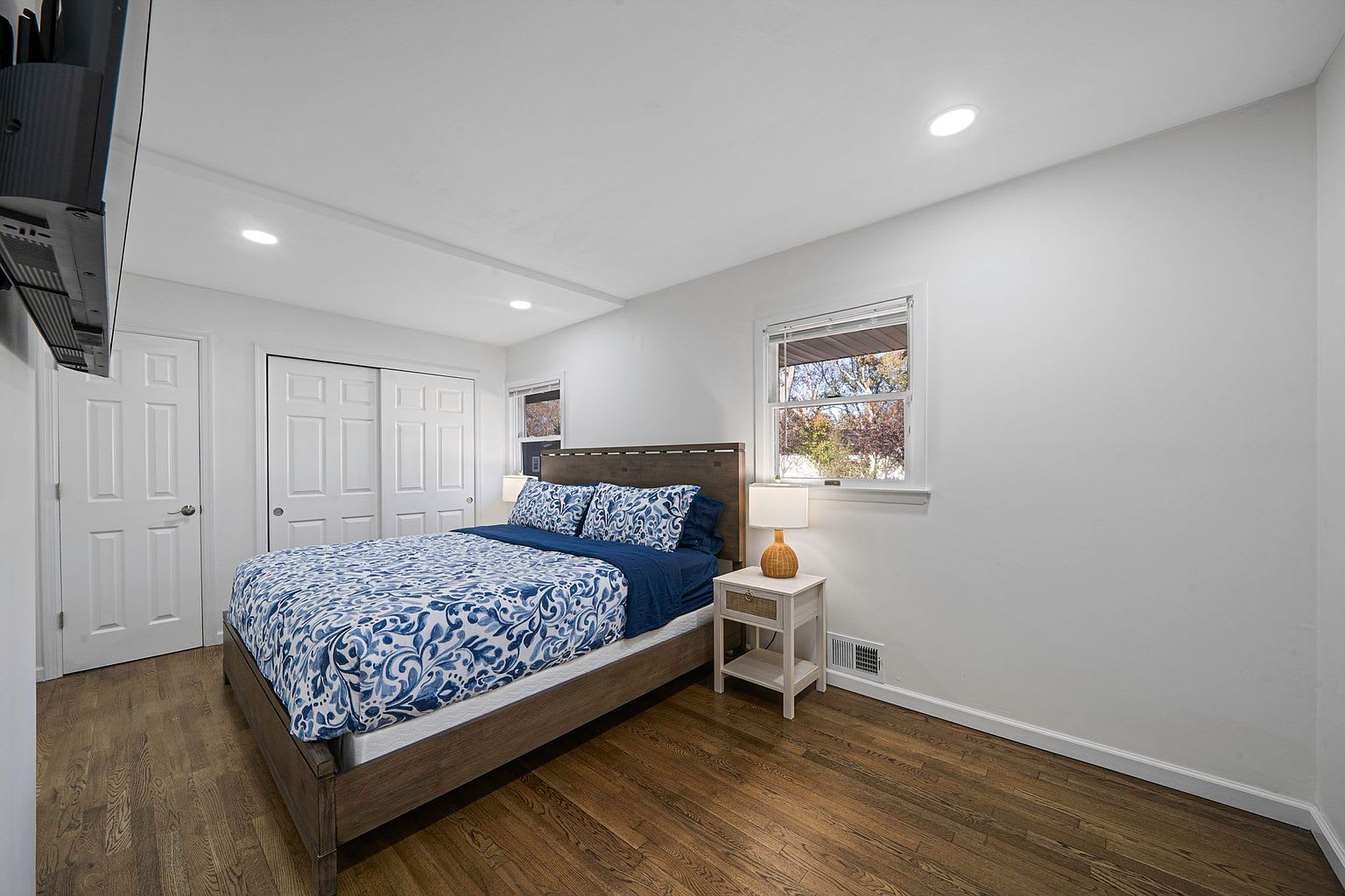 Rolling Hill Pointe | Hampton Bays | Opulent Ranch with Private Pool photo 14