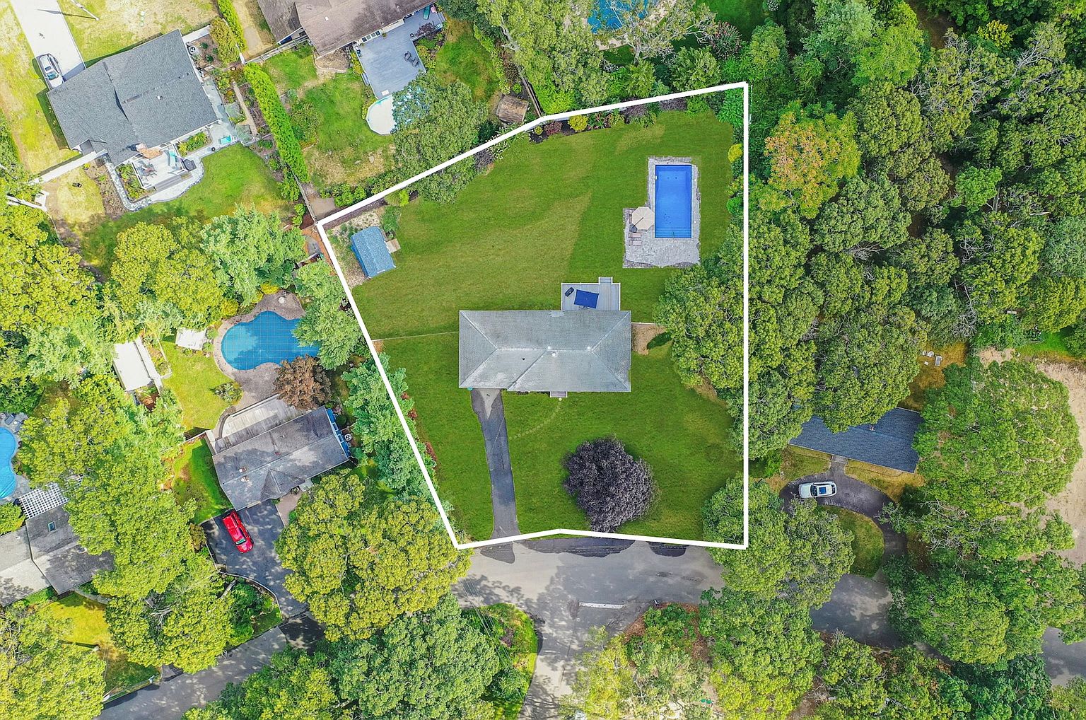 Rolling Hill Pointe | Hampton Bays | Opulent Ranch with Private Pool photo 24