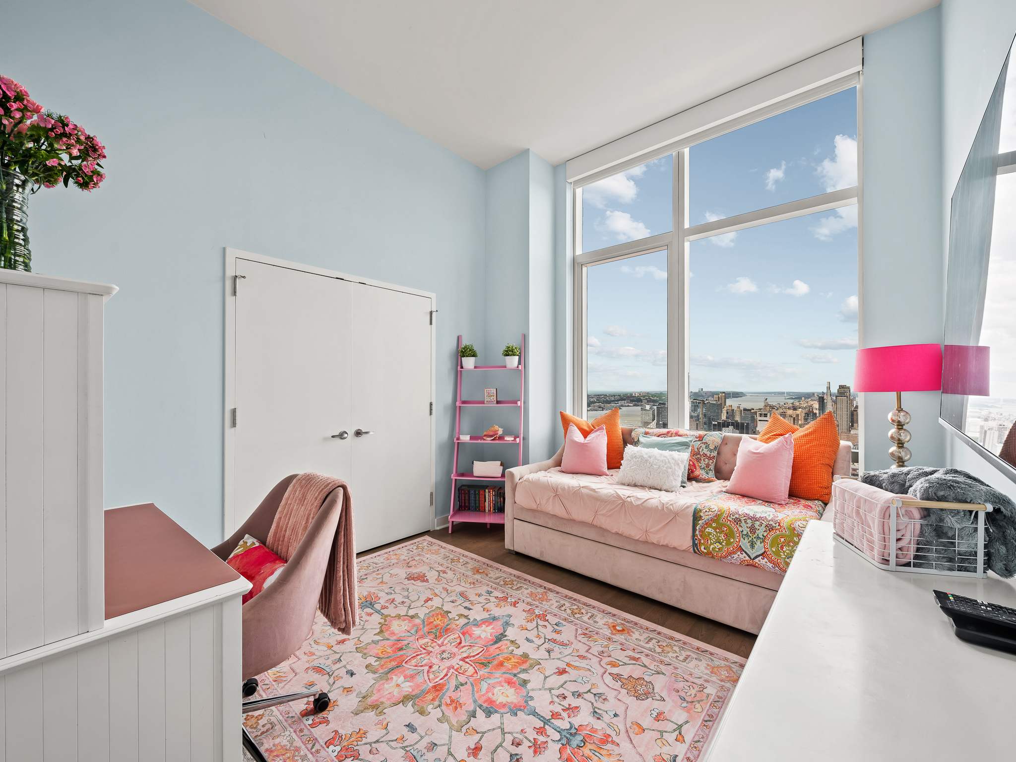 Skyline Residence | Hell's Kitchen | Luxury Apartment photo 23