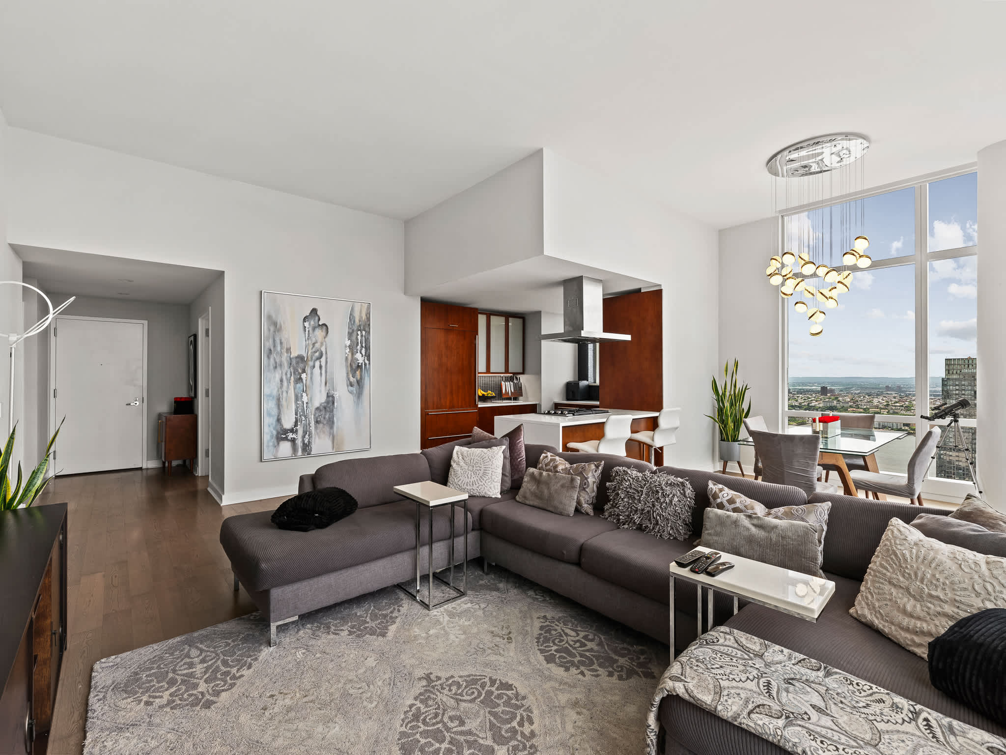 Skyline Residence | Hell's Kitchen | Luxury Apartment photo 6