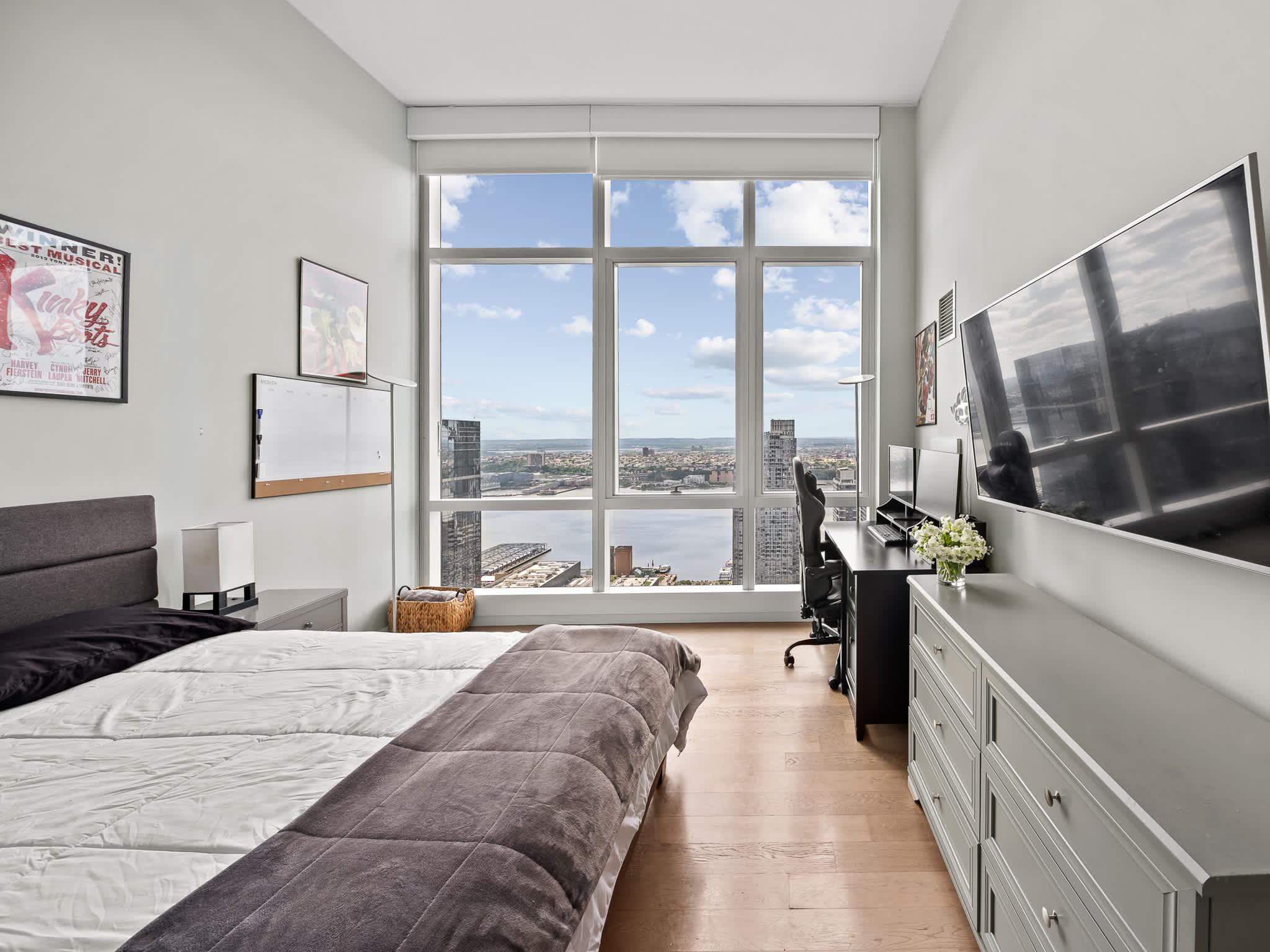Skyline Residence | Hell's Kitchen | Luxury Apartment photo 26