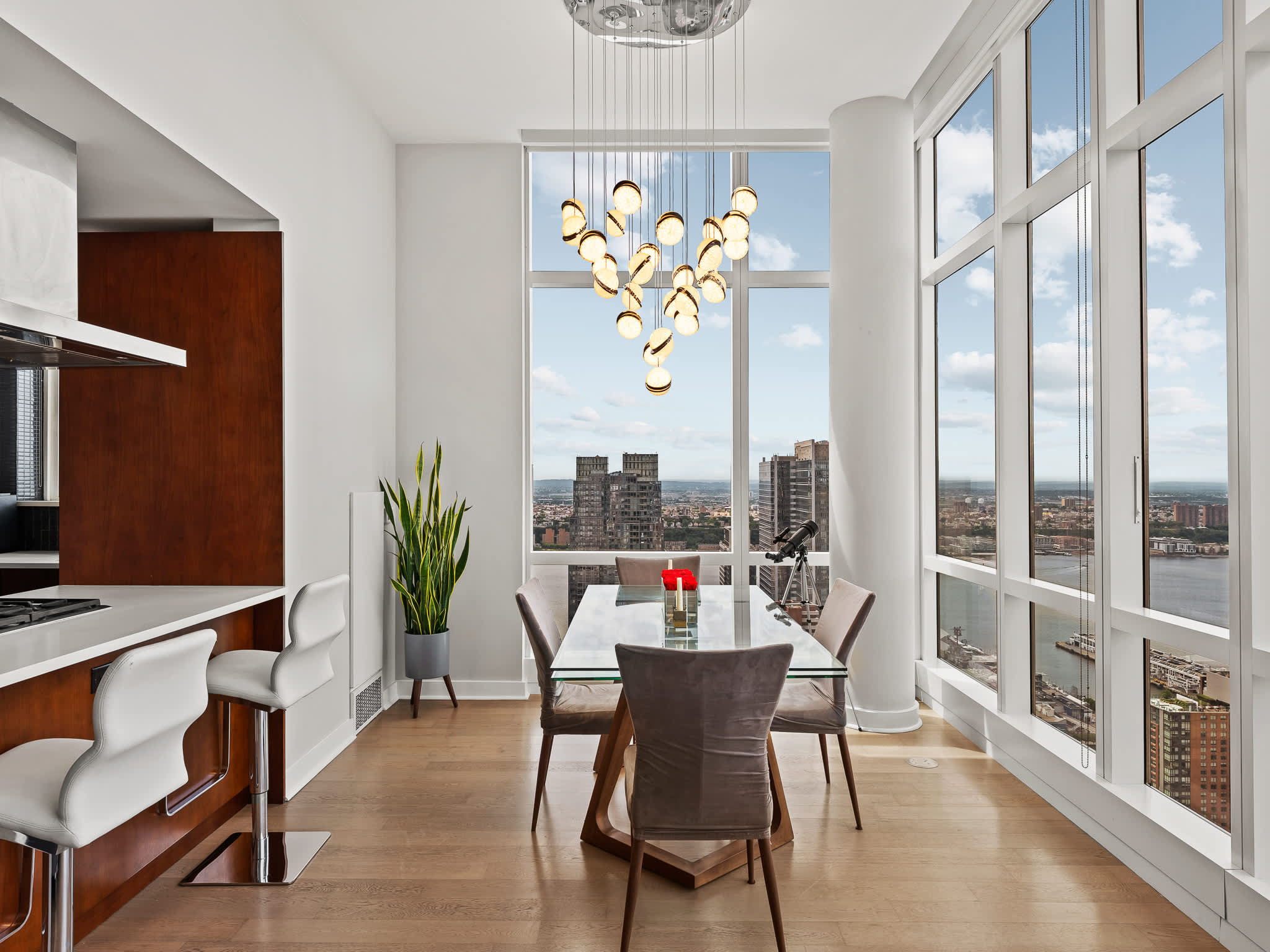 Skyline Residence | Hell's Kitchen | Luxury Apartment photo 17