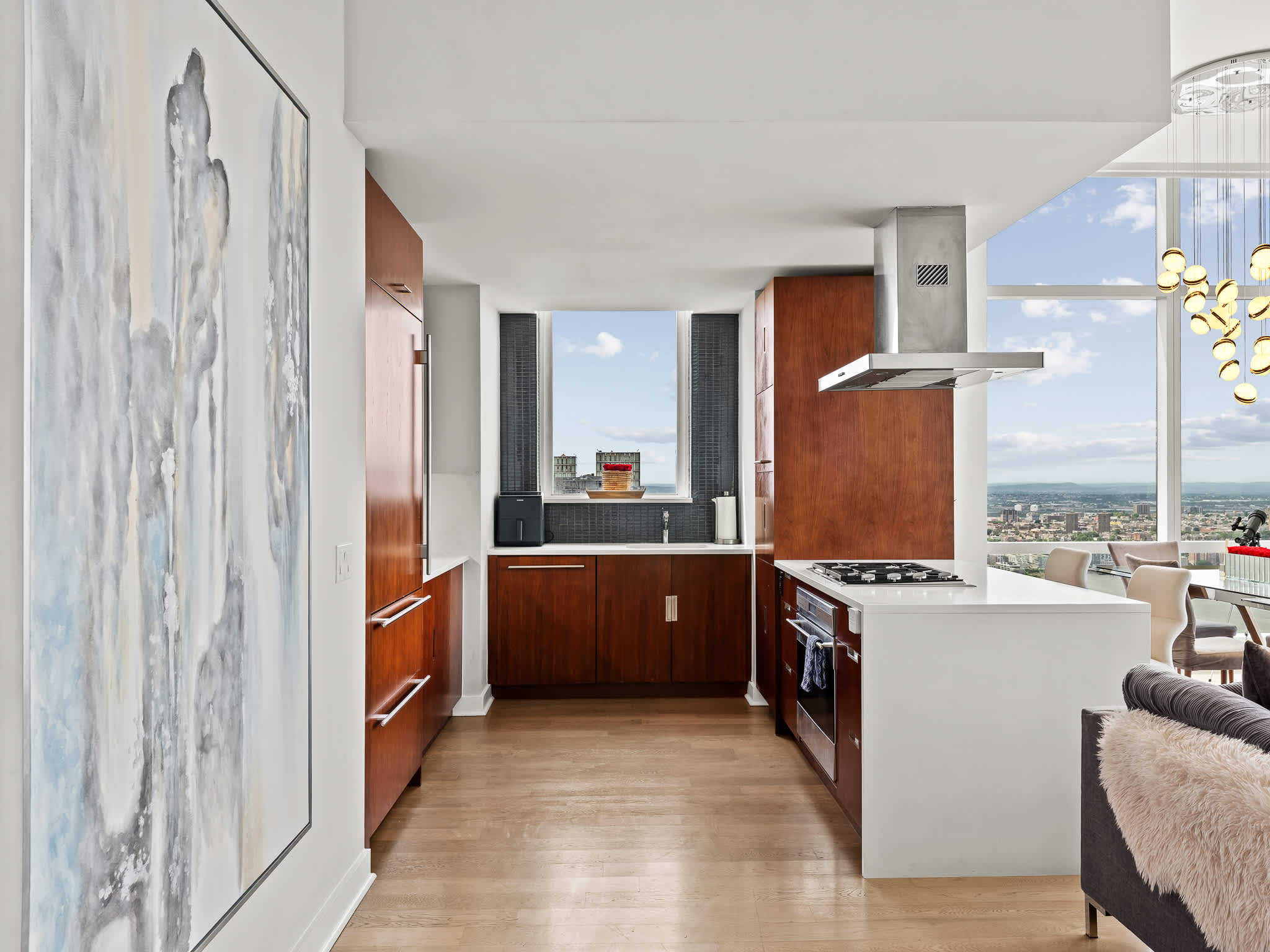 Skyline Residence | Hell's Kitchen | Luxury Apartment photo 10