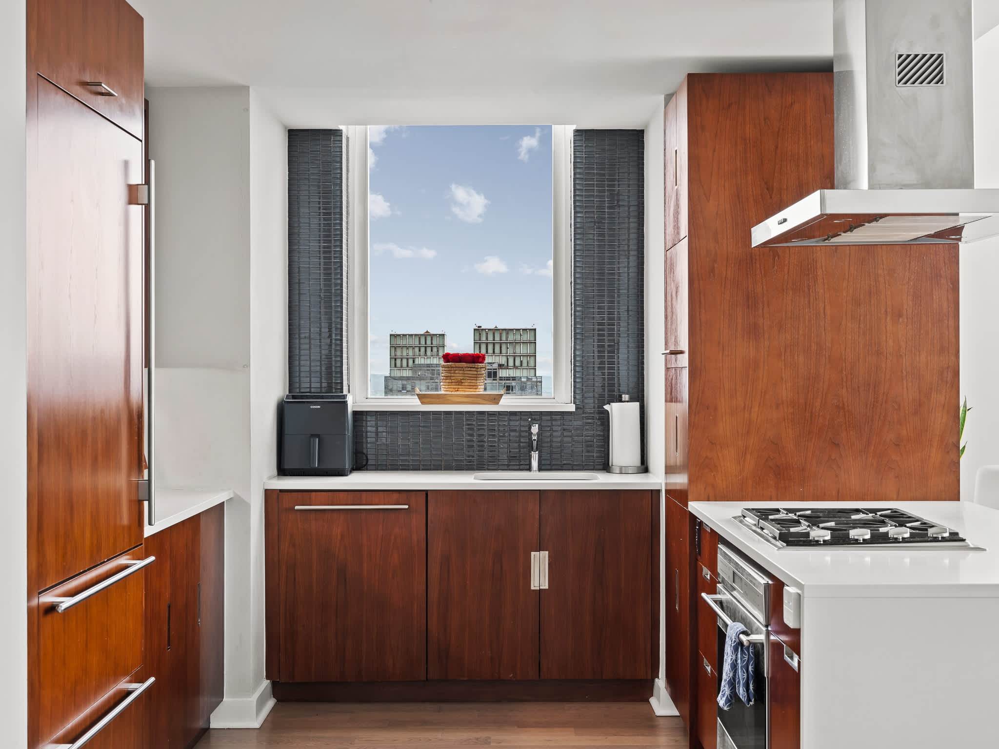 Skyline Residence | Hell's Kitchen | Luxury Apartment photo 11