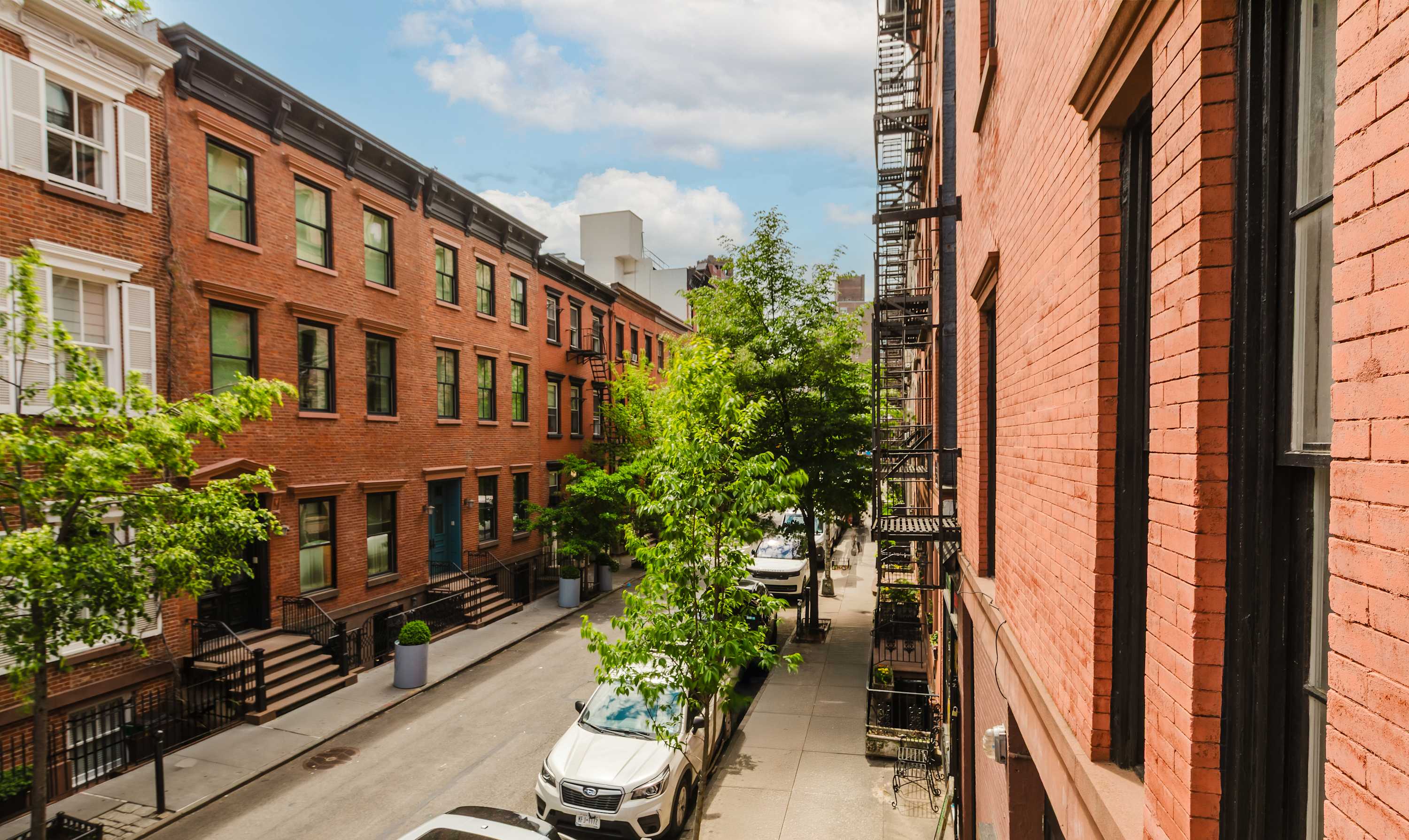 West Gem | West Village | Charming Townhouse Retreat photo 15