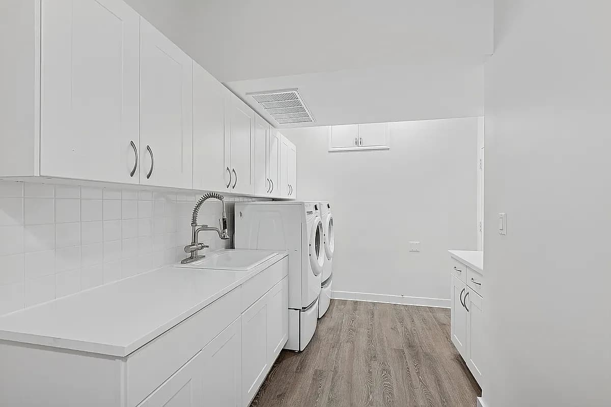 Centre House | Little Italy | Spacious Townhome with Rooftop Deck photo 9